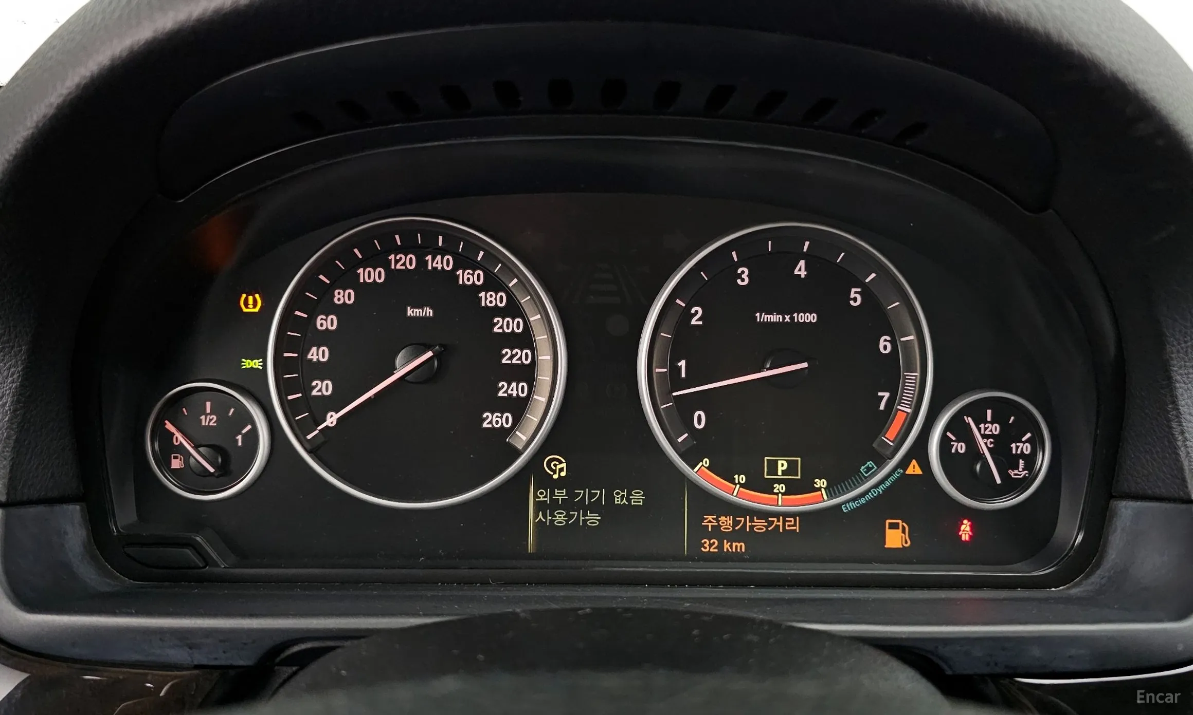 BMW 5 Series (F10) превью 8