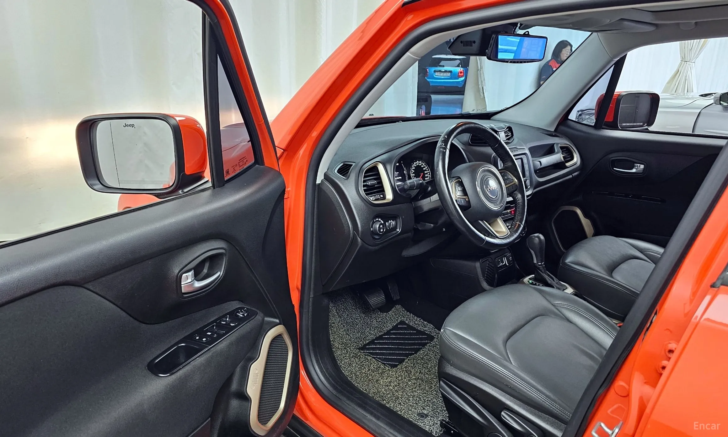 Jeep Renegade превью 10