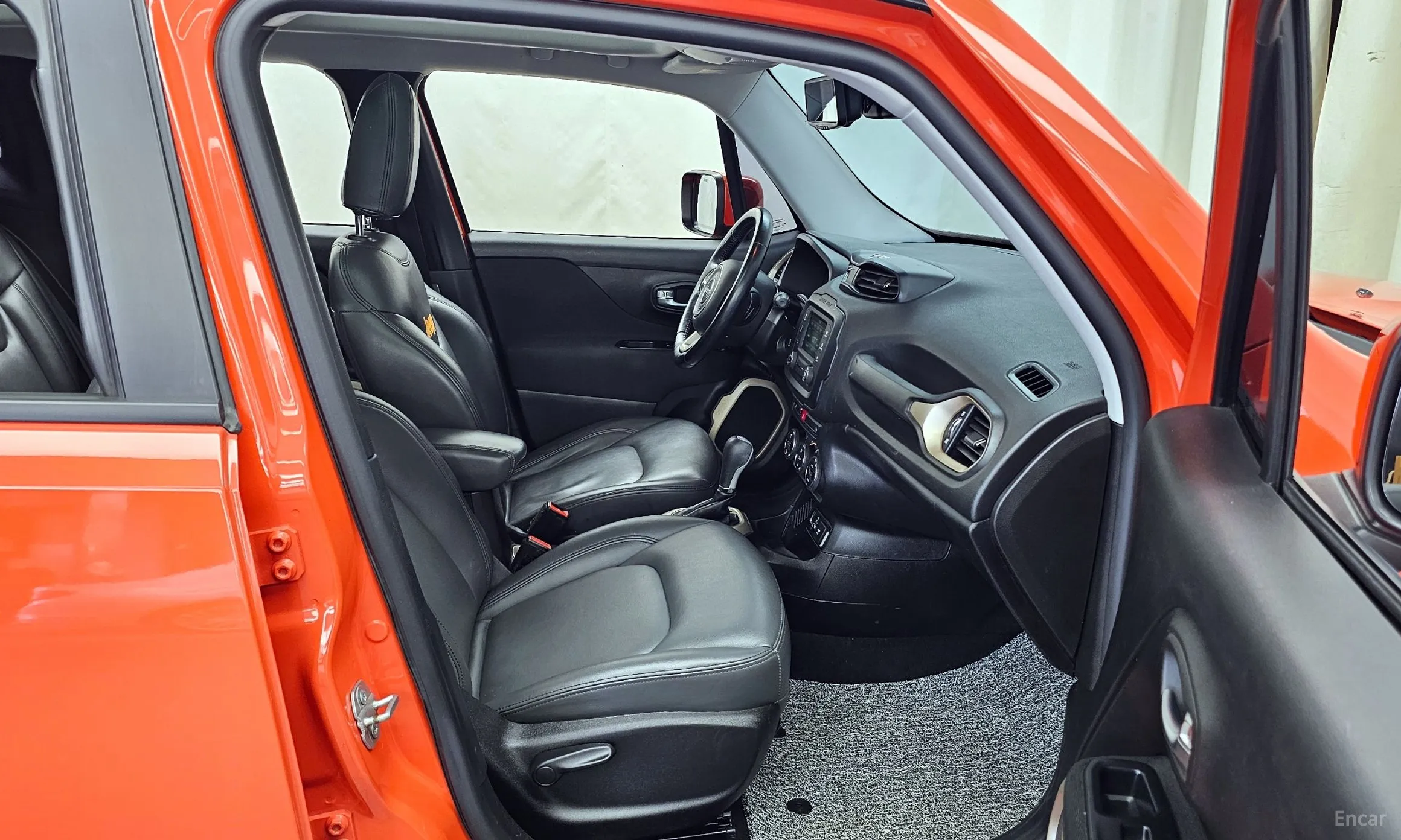 Jeep Renegade превью 11