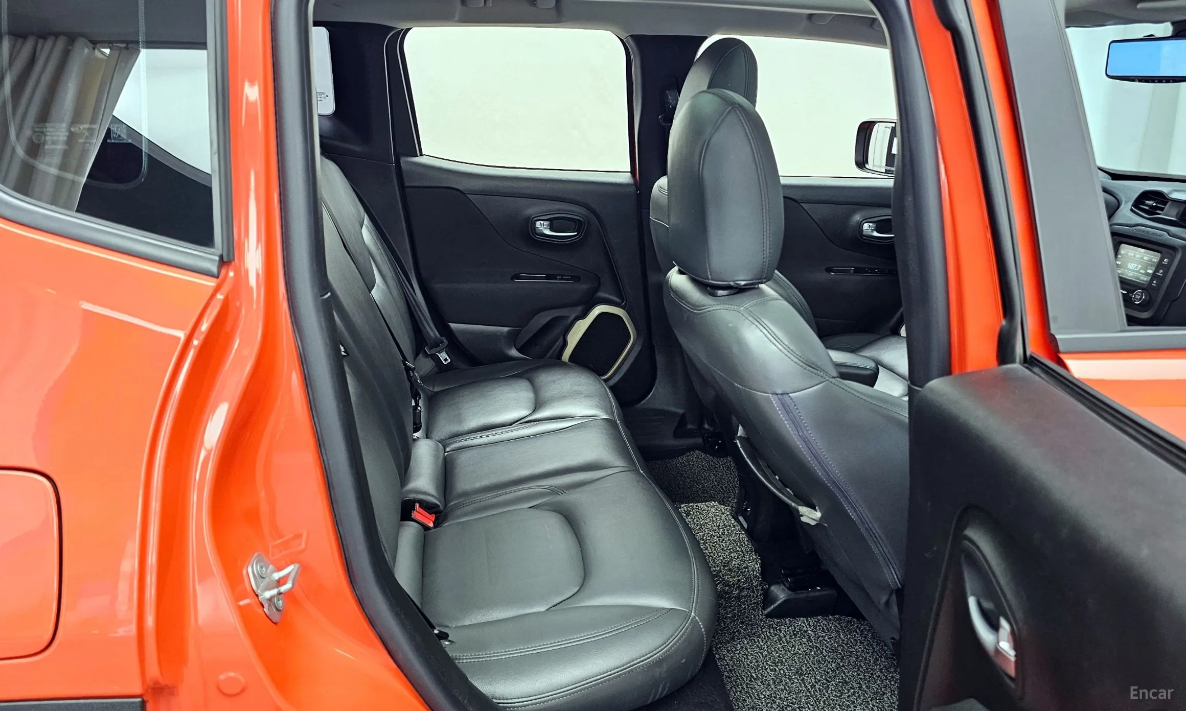 Jeep Renegade превью 12