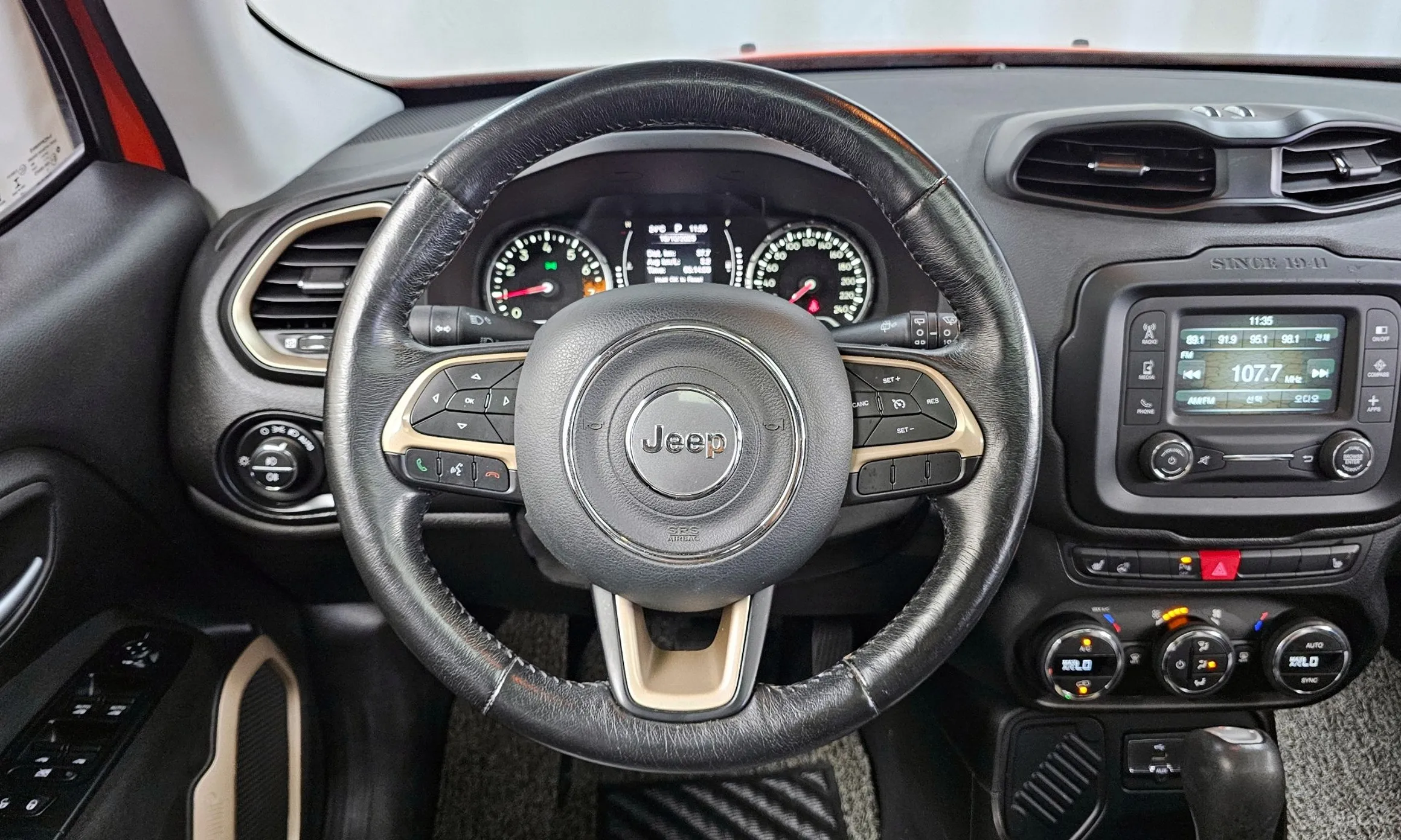 Jeep Renegade превью 13