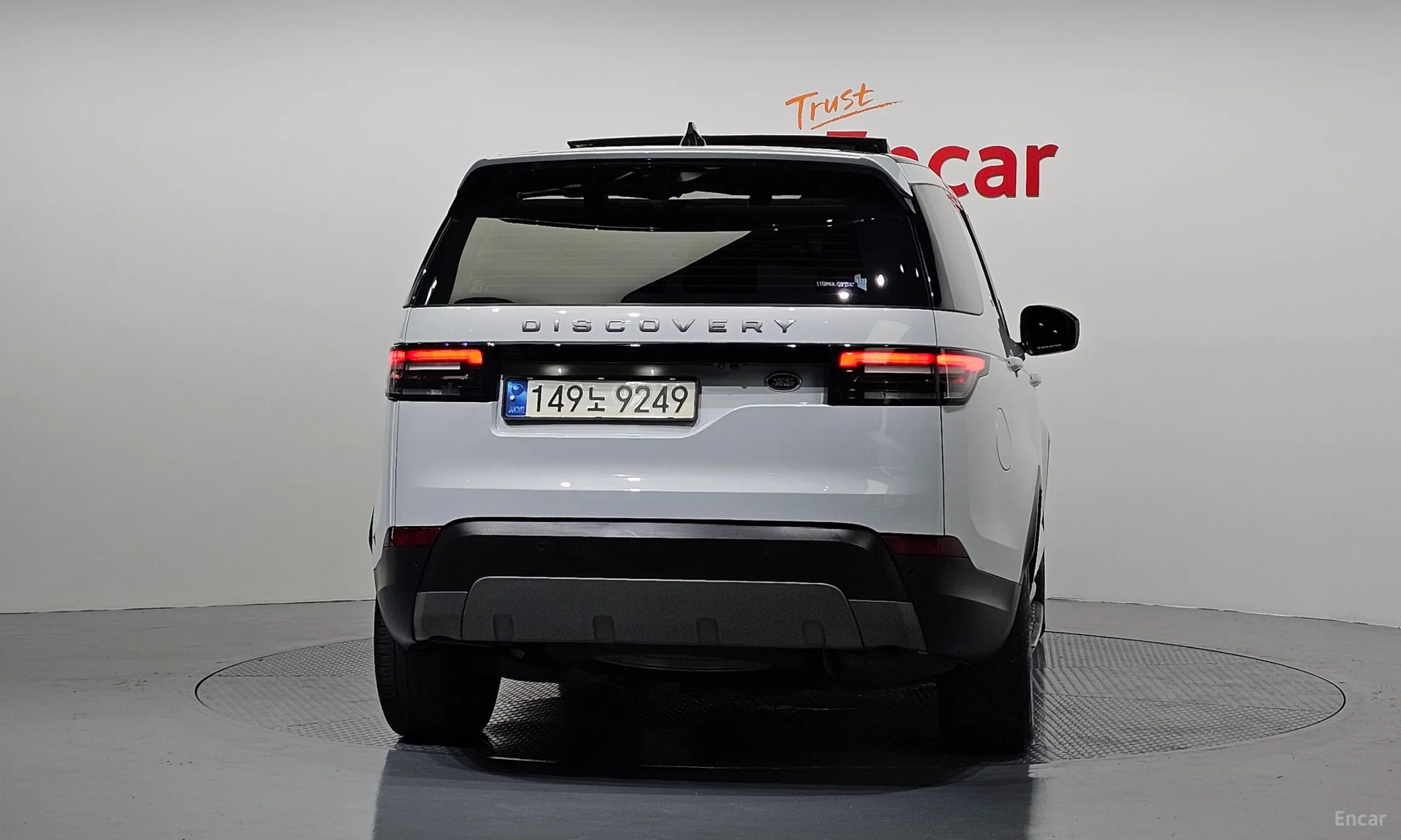 Land Rover Discovery 5 превью 3
