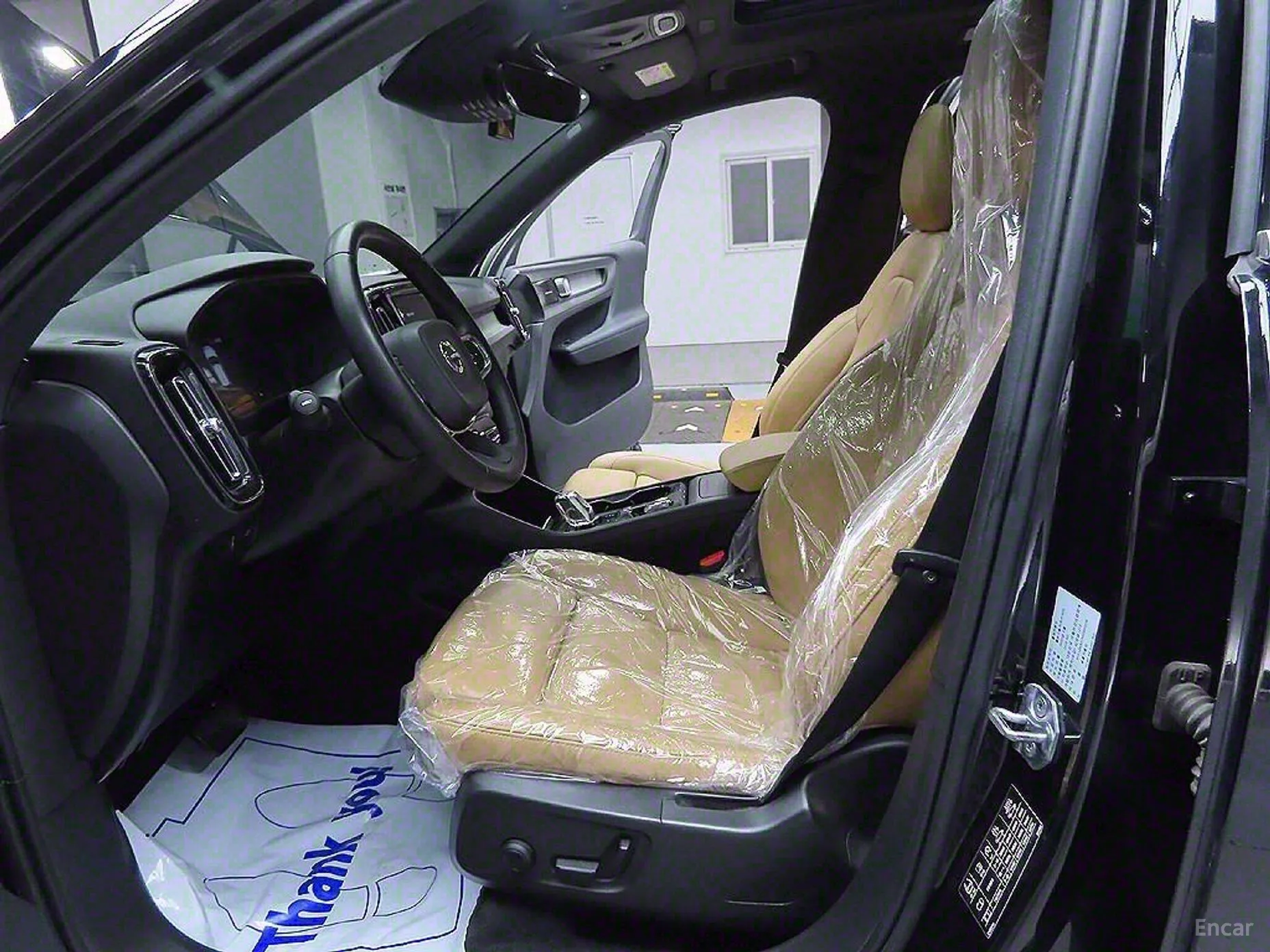 Volvo XC40 превью 10