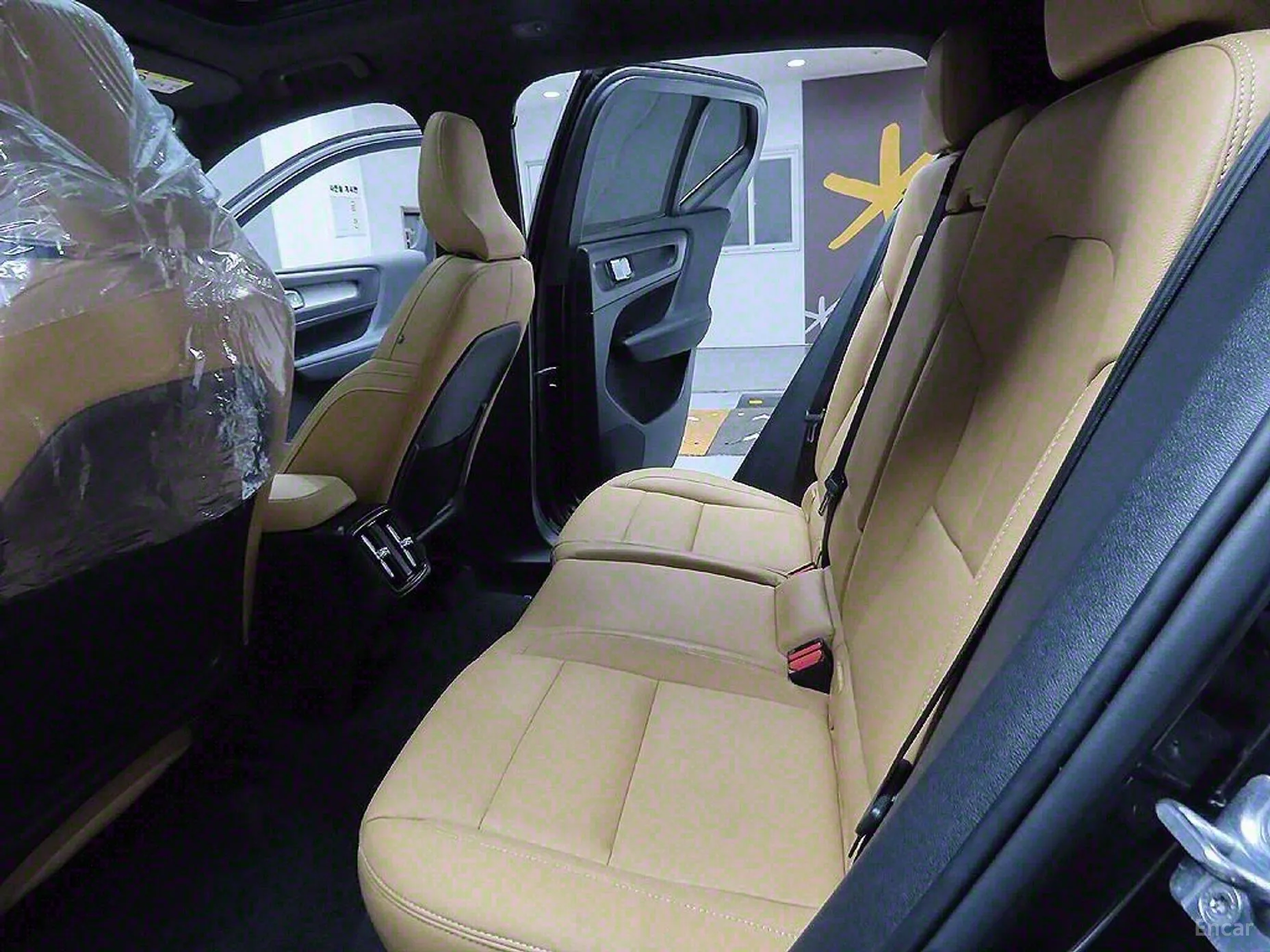 Volvo XC40 превью 11