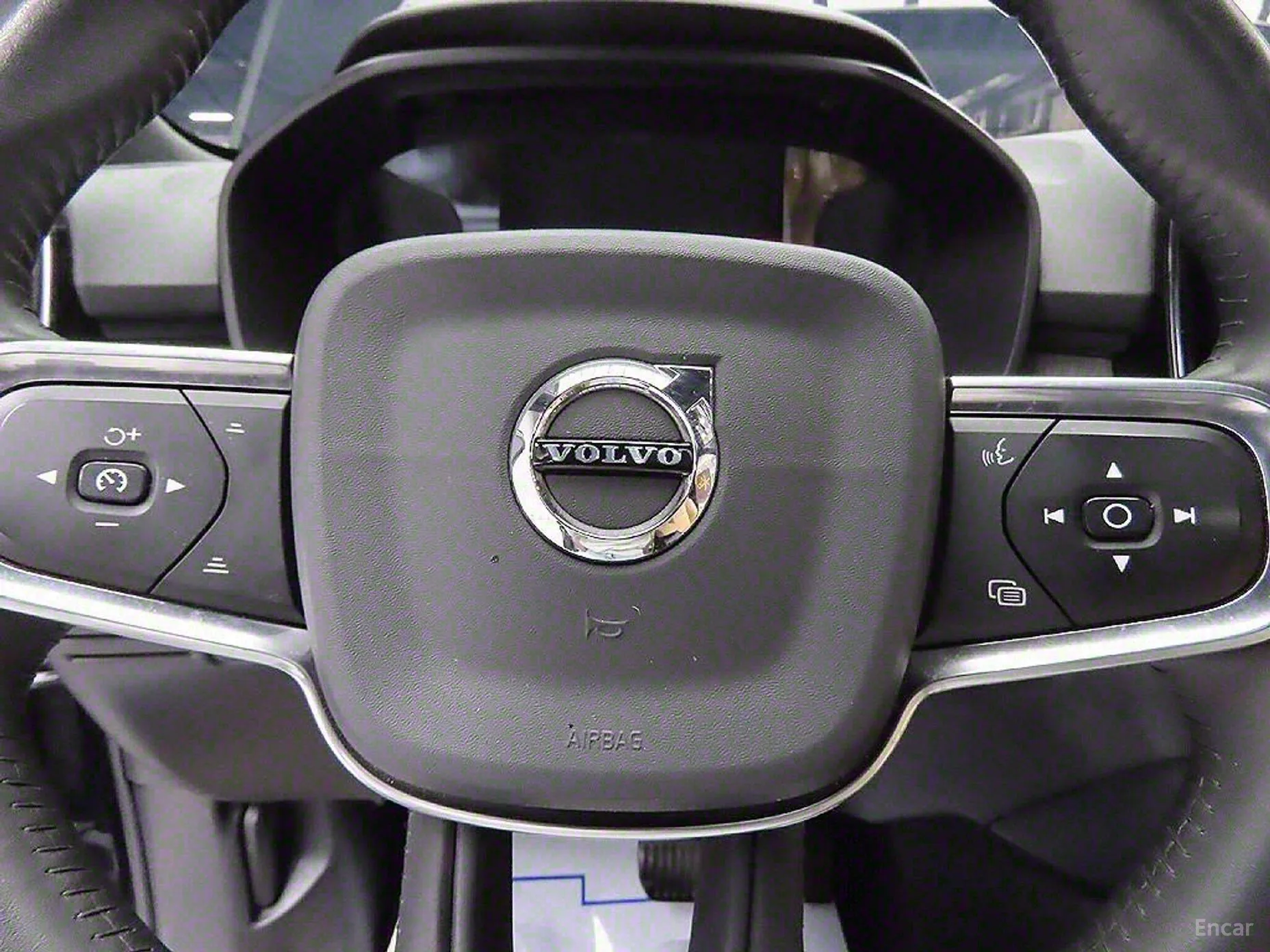 Volvo XC40 превью 12