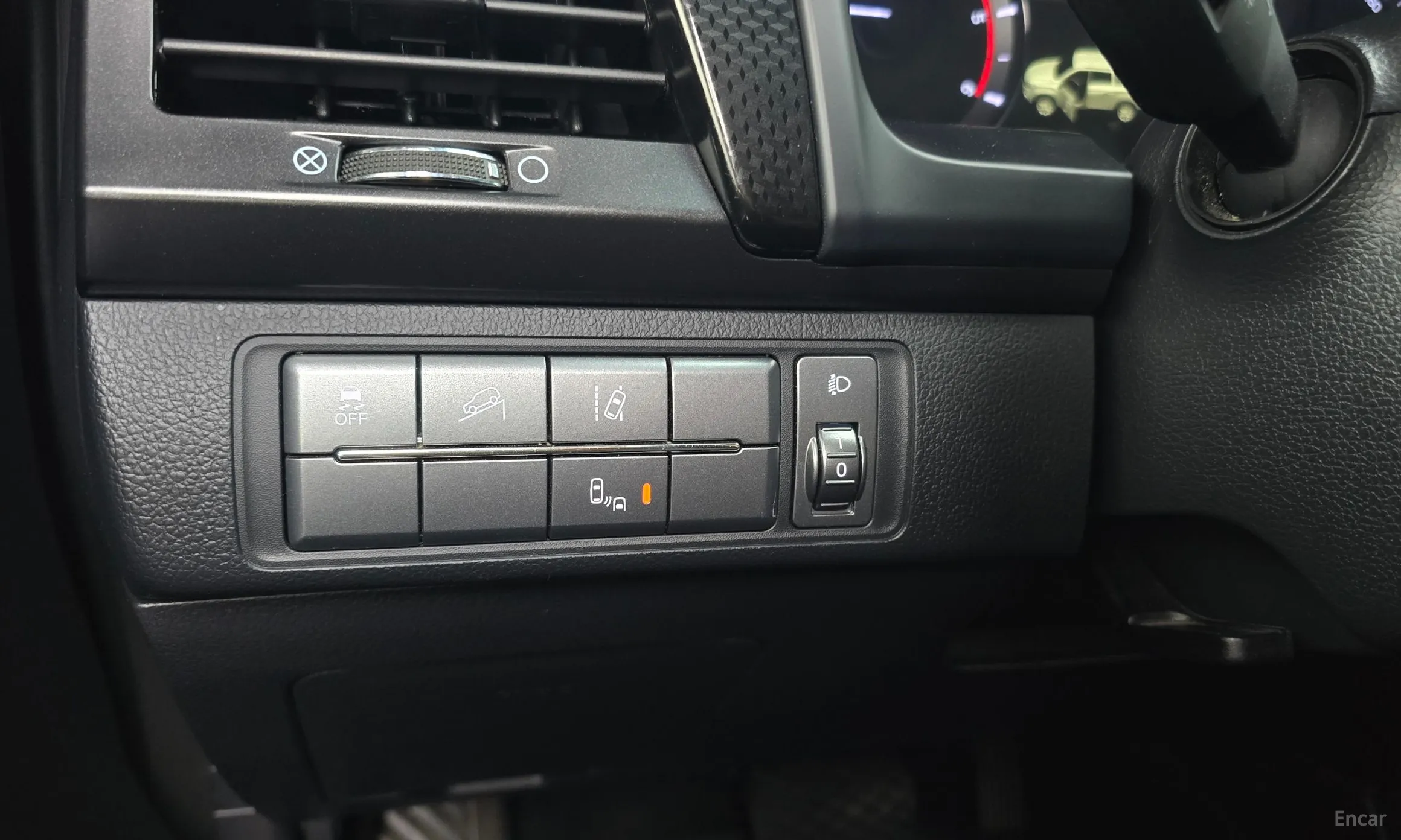 KG Mobility (SsangYong) Rexton Sports превью 16