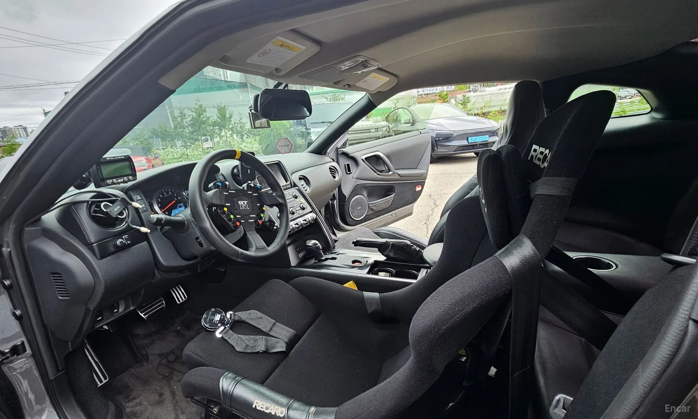 Nissan GT-R превью 10