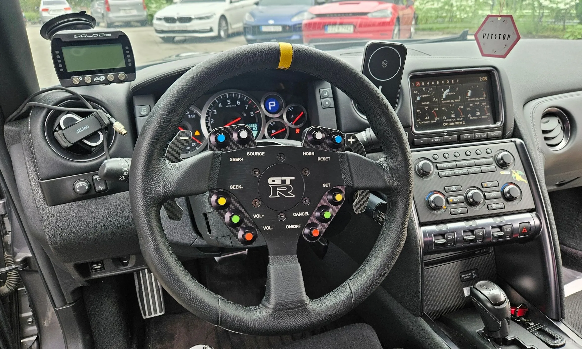Nissan GT-R превью 12