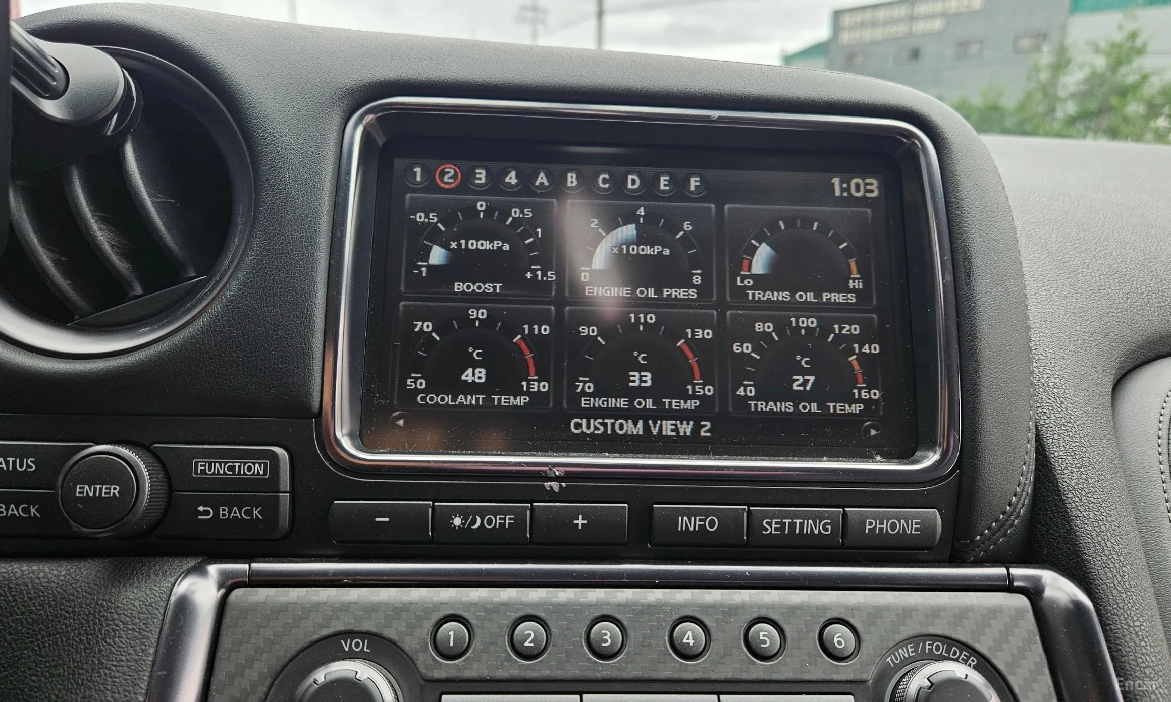Nissan GT-R превью 14
