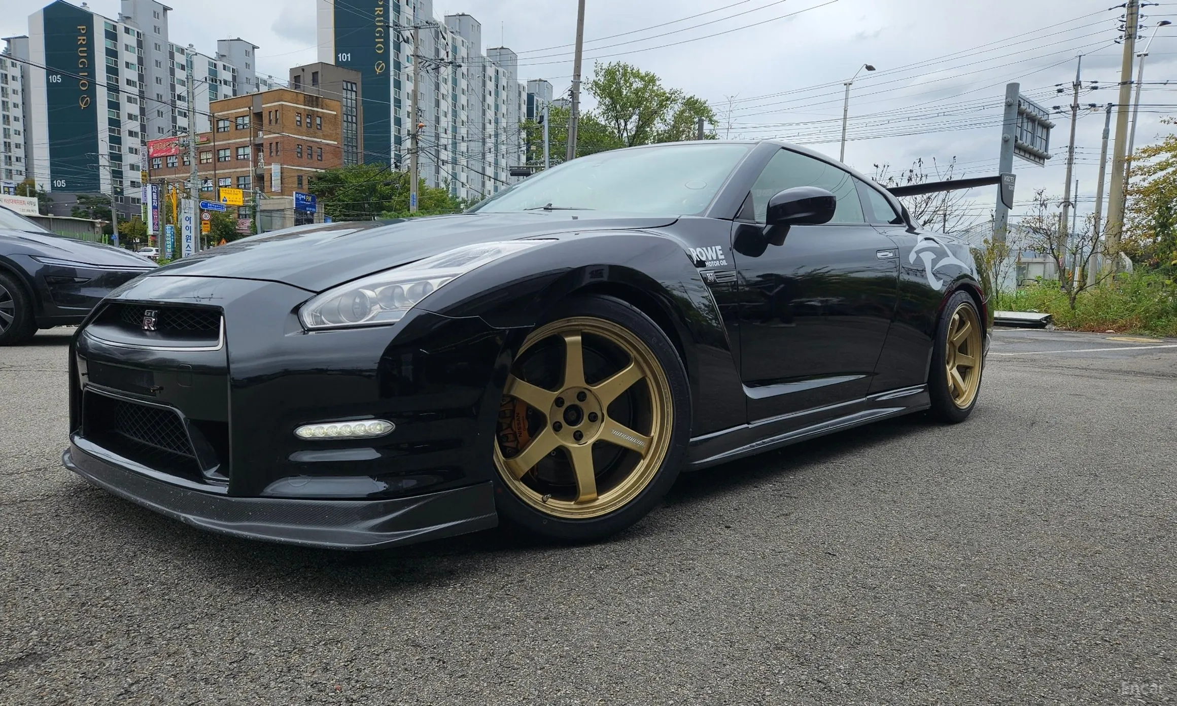 Nissan GT-R