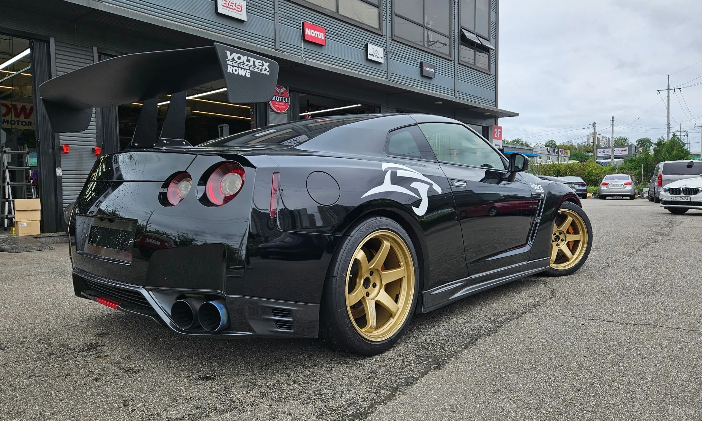 Nissan GT-R превью 4