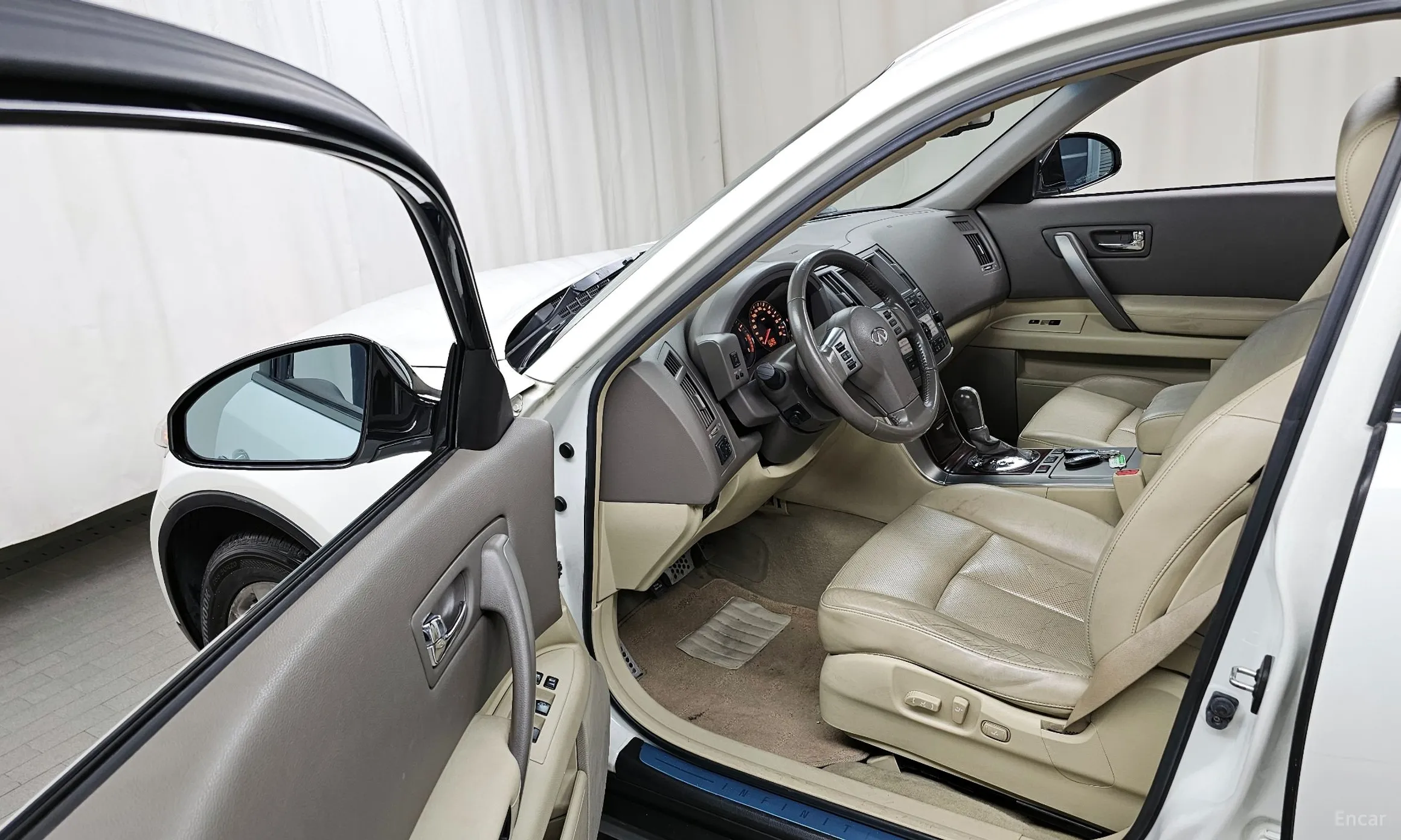 Infiniti FX45 превью 10