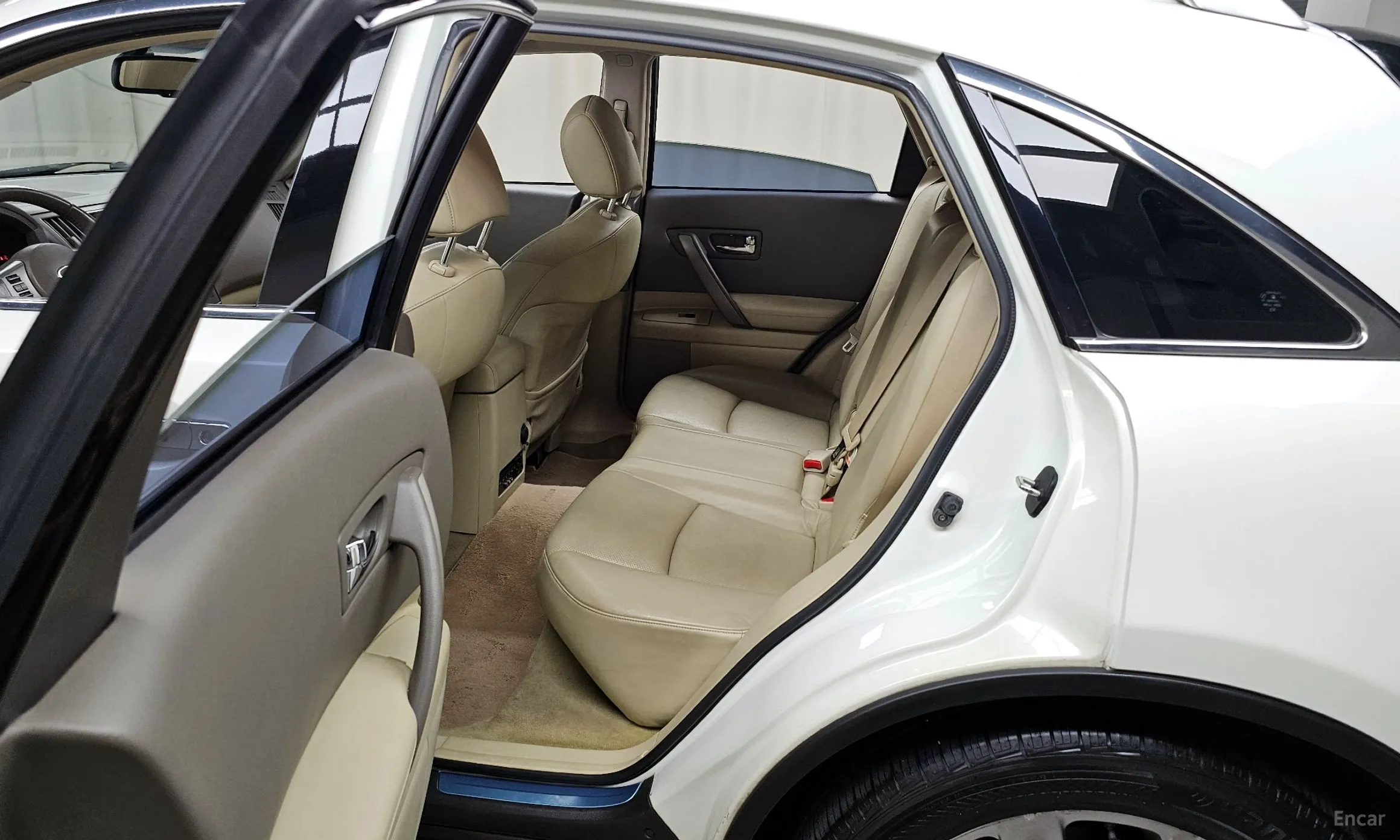 Infiniti FX45 превью 11