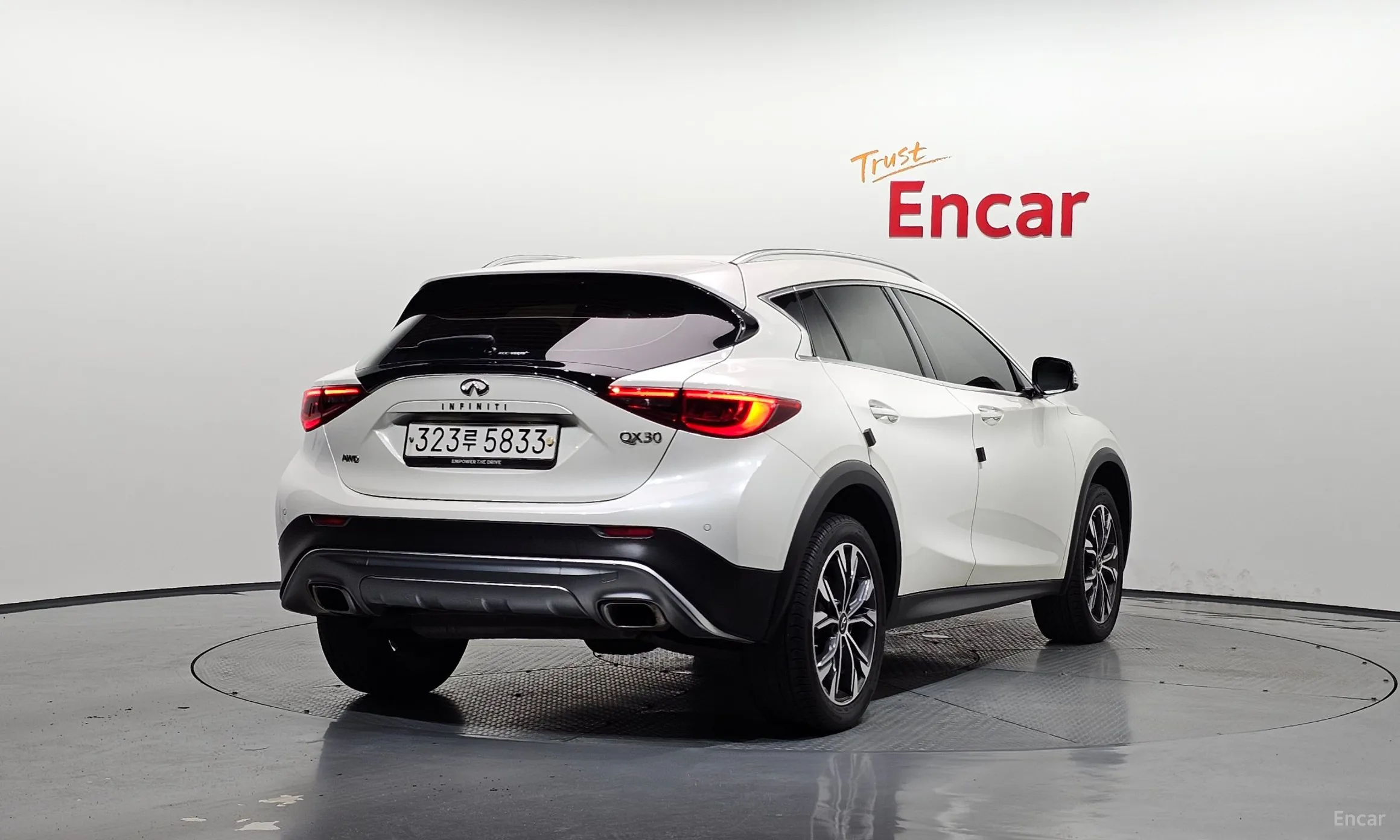 Infiniti QX30
