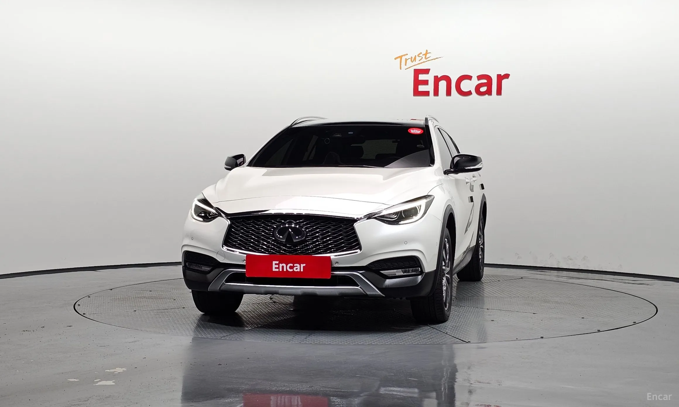 Infiniti QX30 превью 3