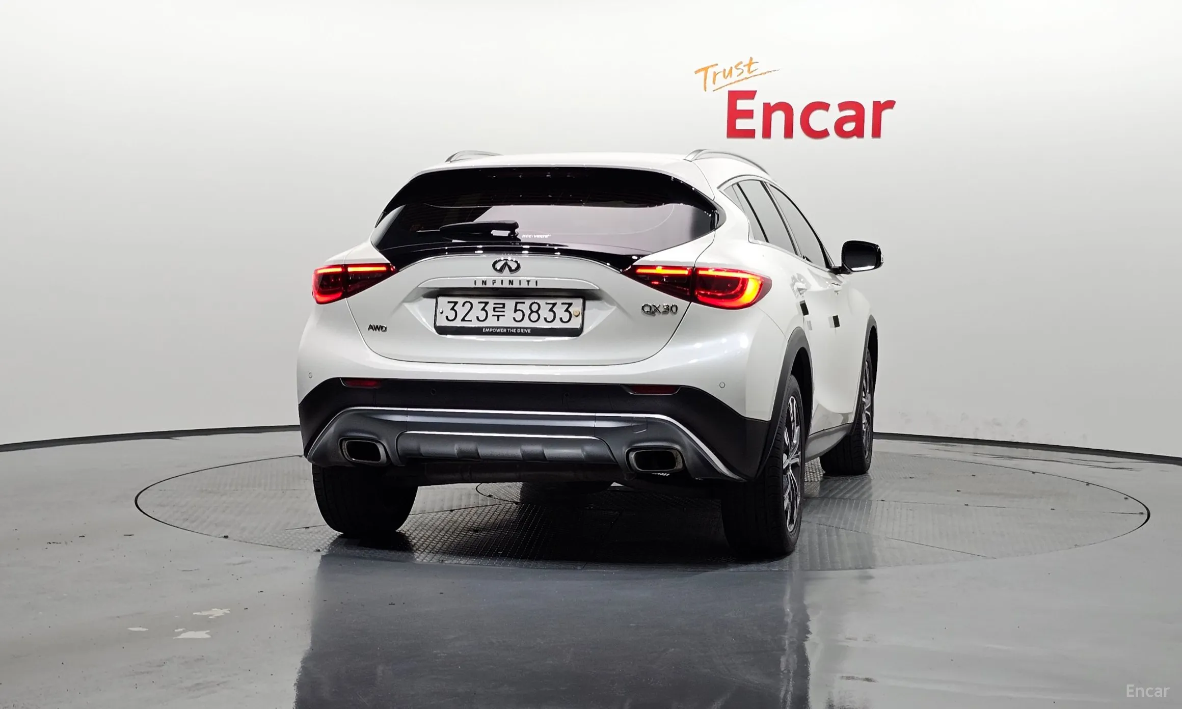 Infiniti QX30 превью 4