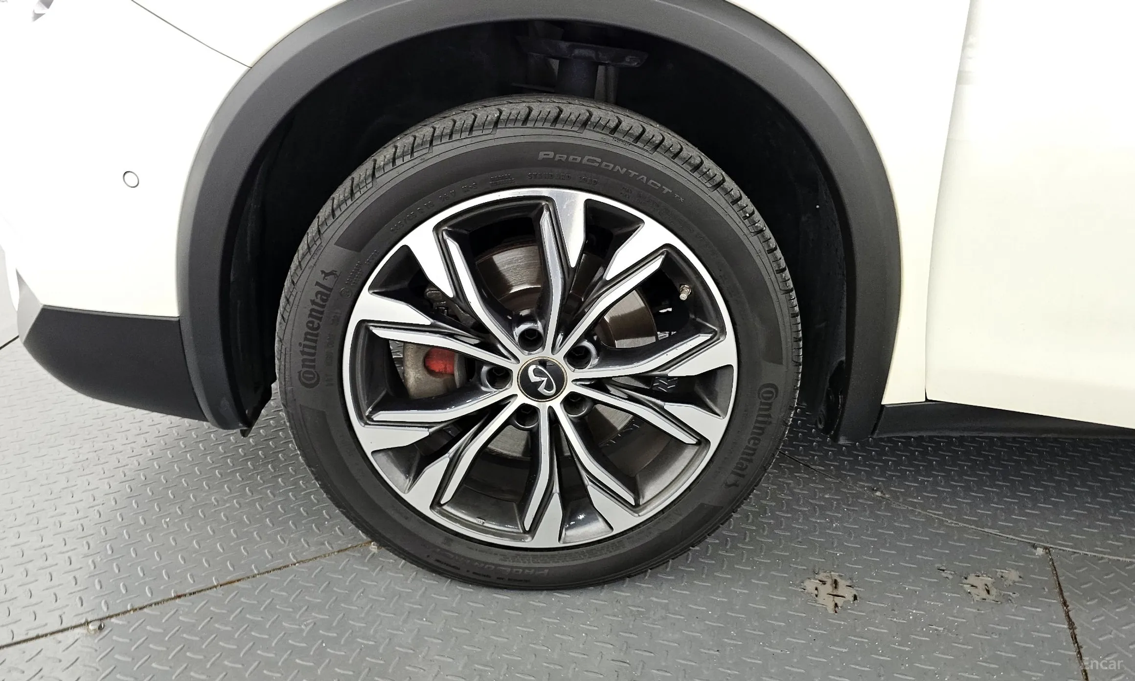 Infiniti QX30 превью 5