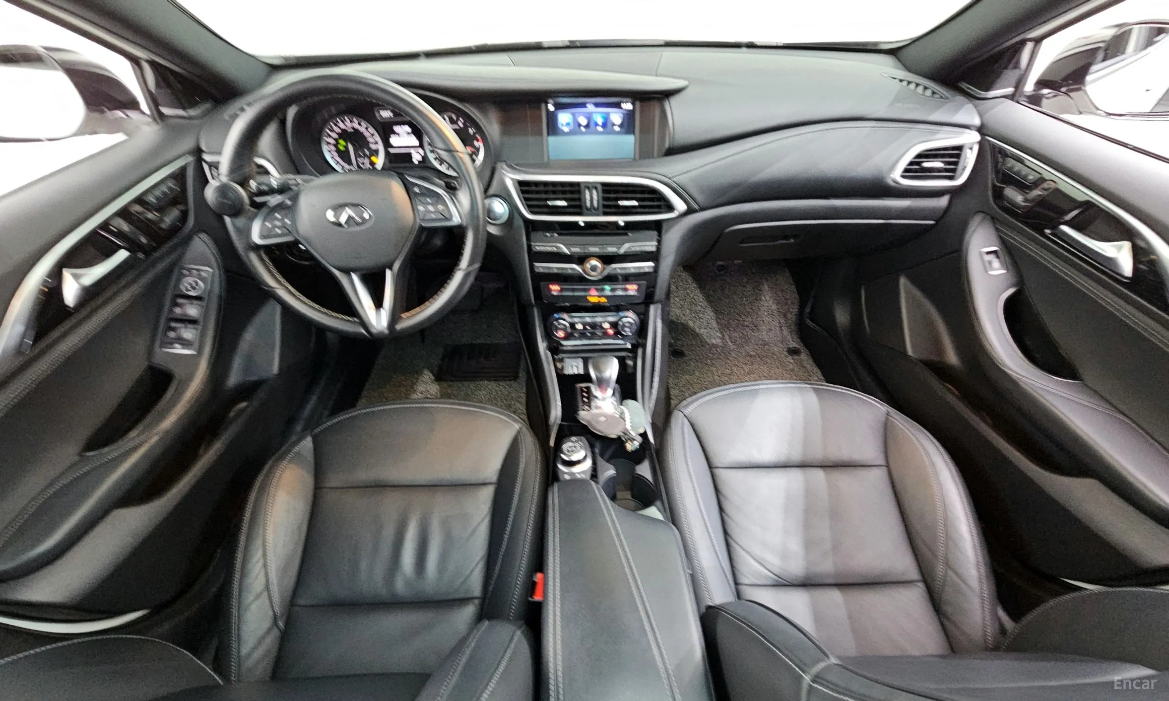 Infiniti QX30 превью 7
