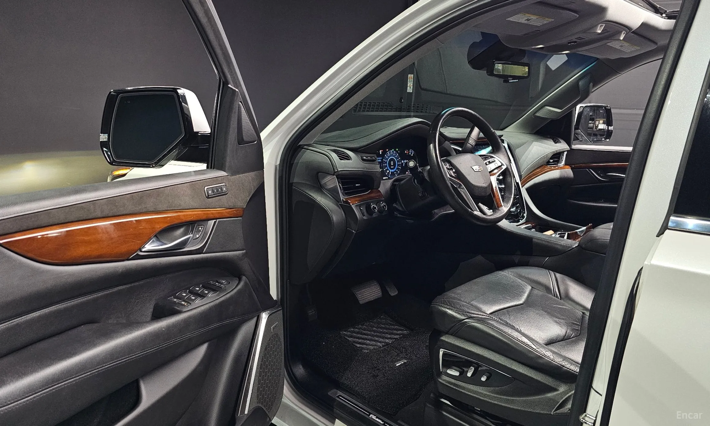 Cadillac Escalade превью 12