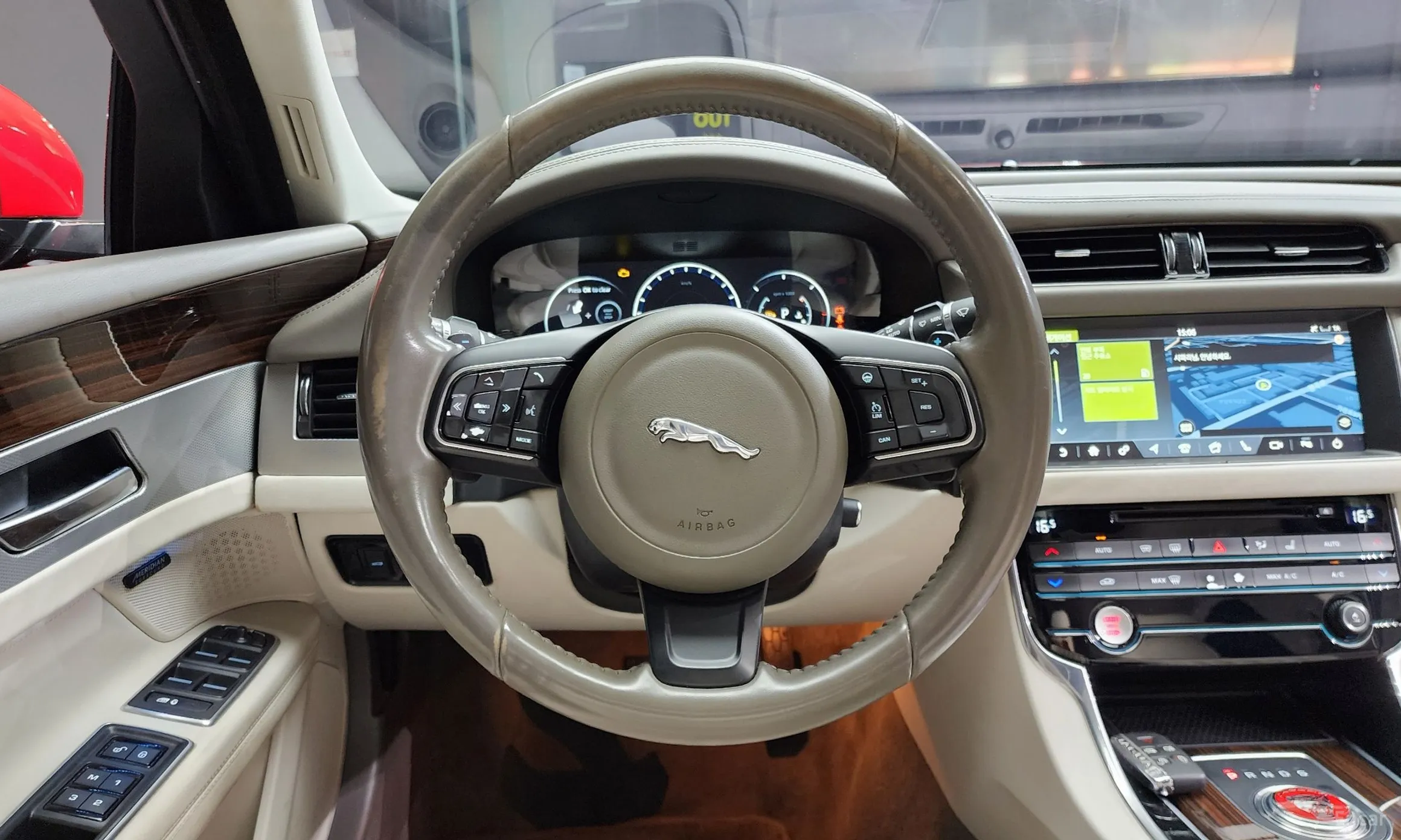 Jaguar XF (x260) превью 13