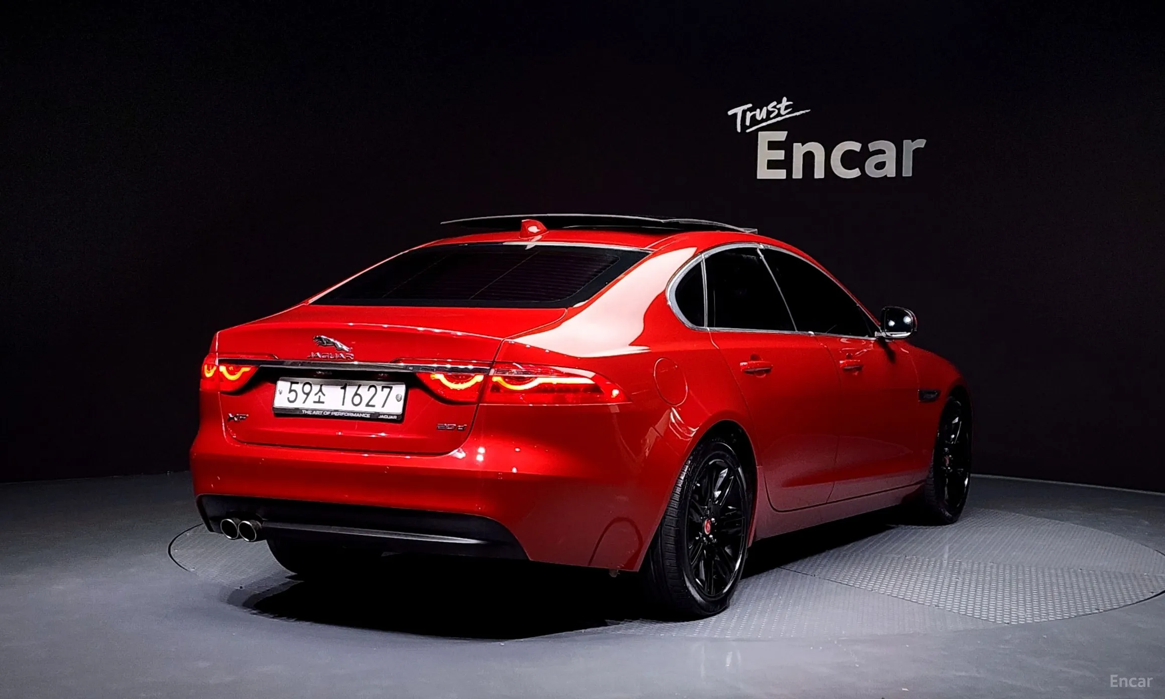 Jaguar XF (x260)