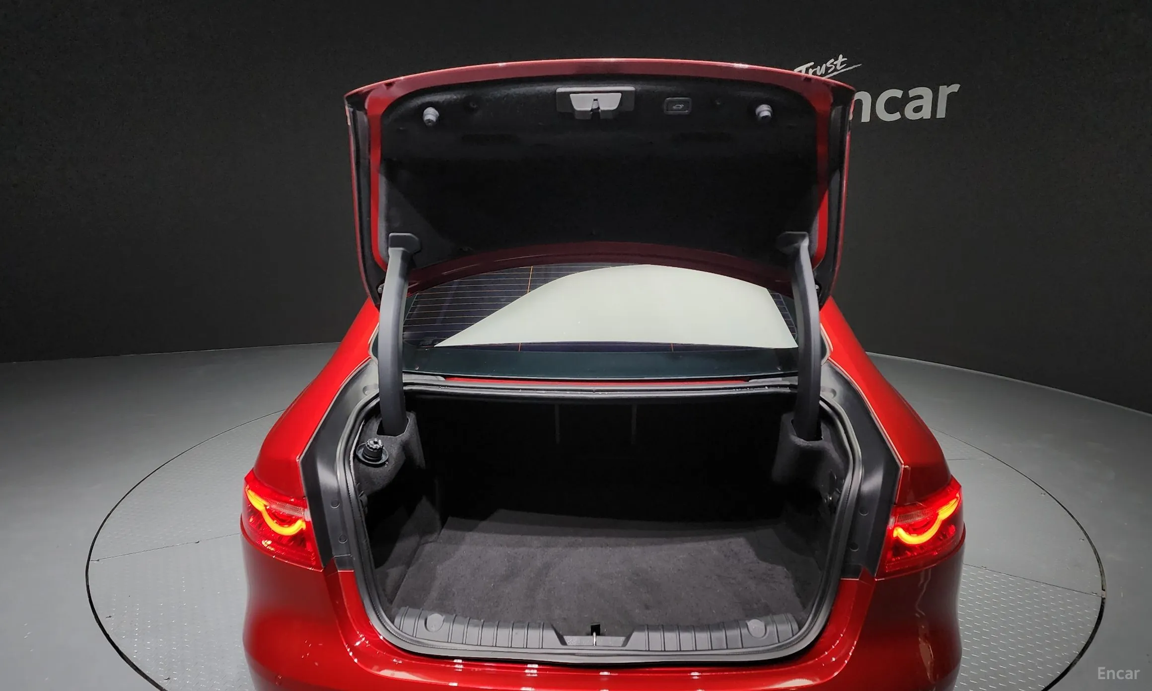 Jaguar XF (x260) превью 20