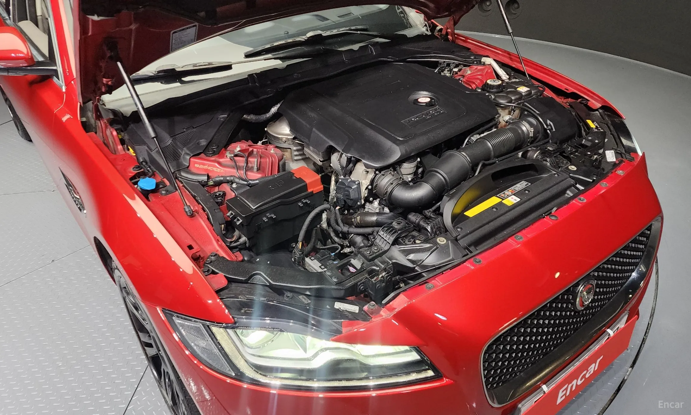Jaguar XF (x260) превью 6