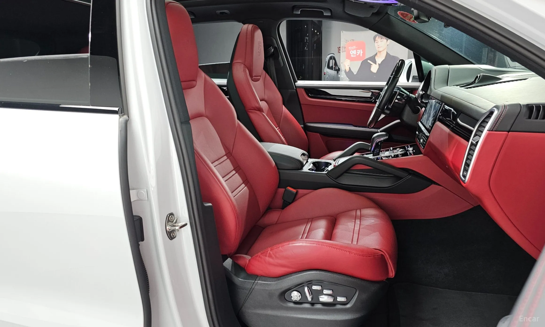 Porsche Cayenne (PO536) превью 10