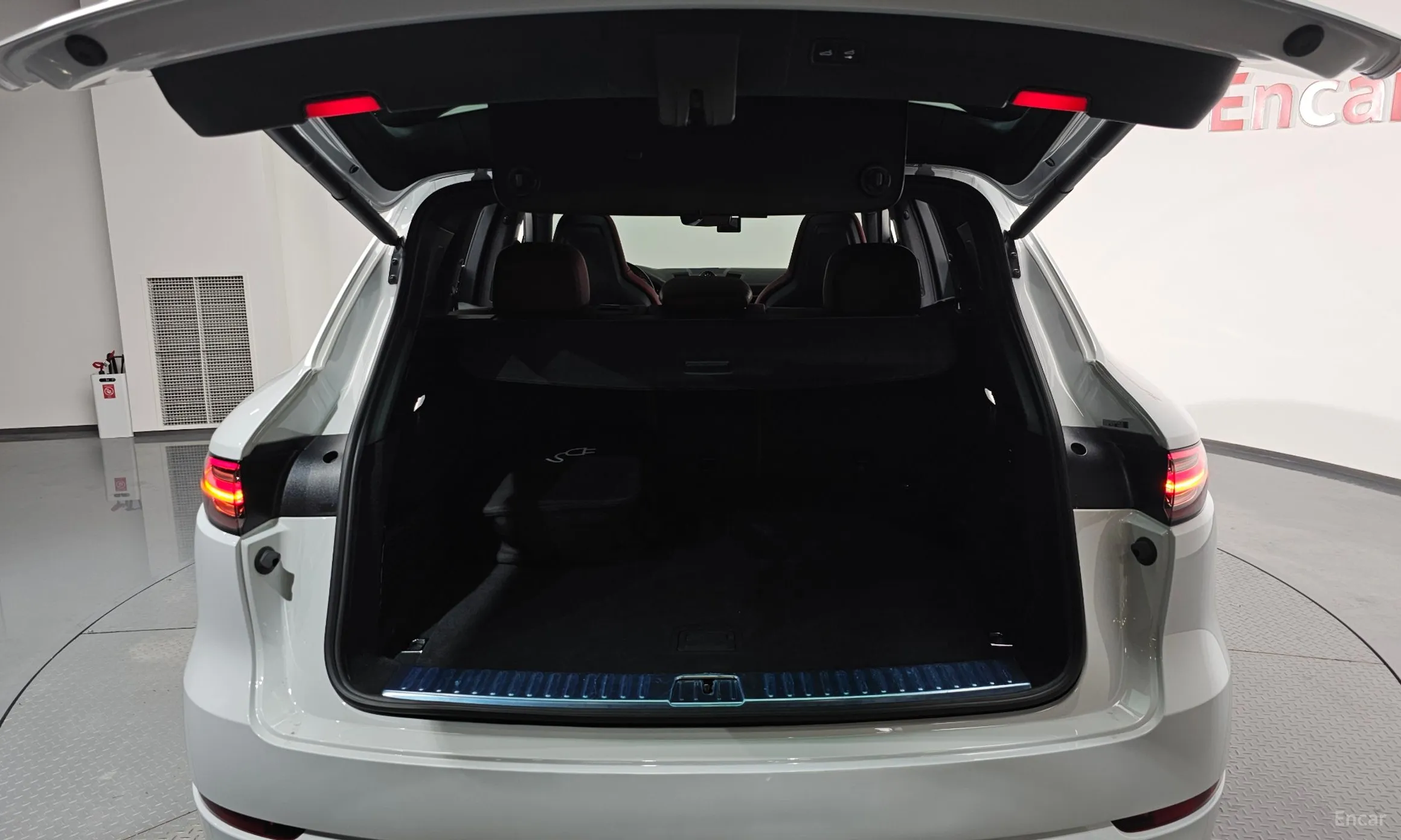 Porsche Cayenne (PO536) превью 20