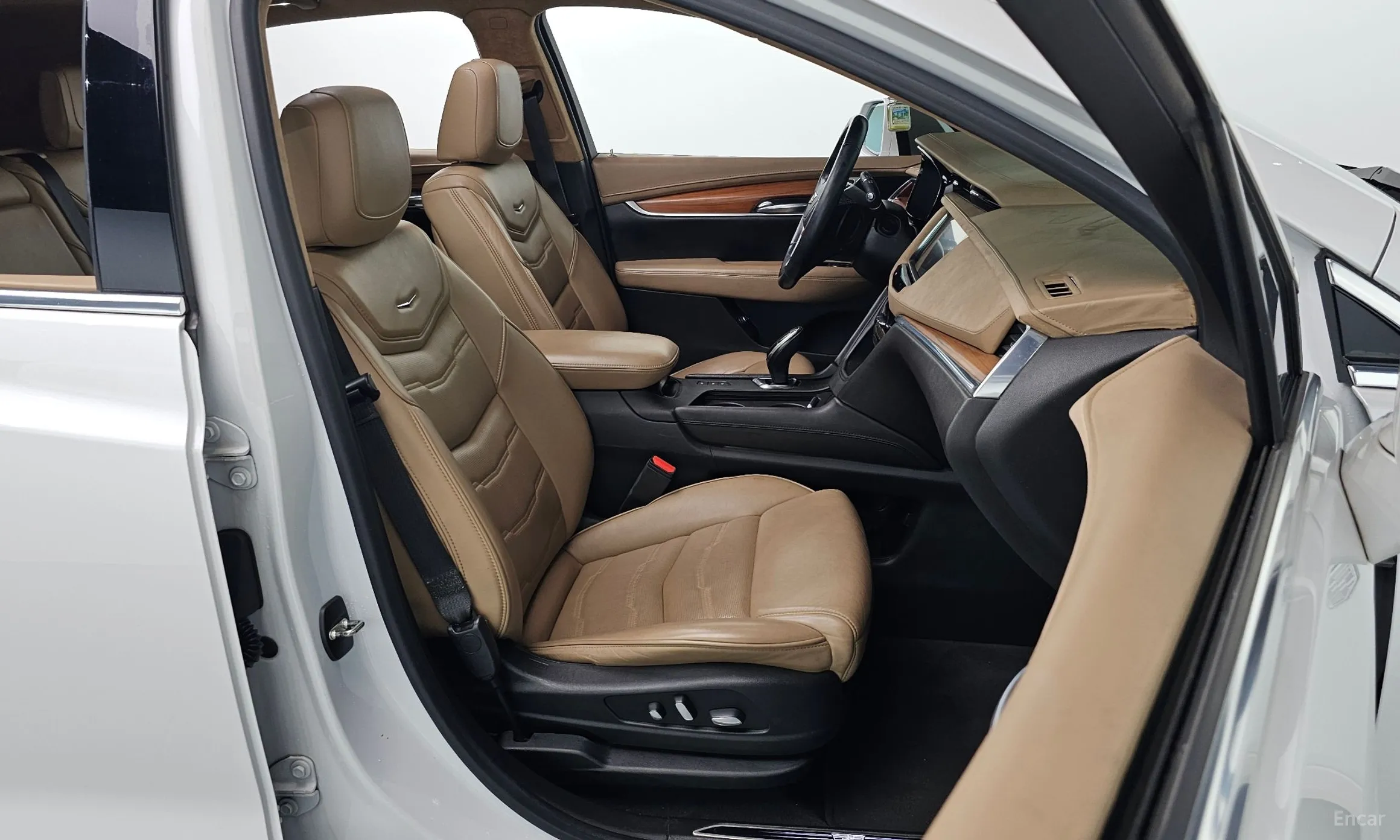Cadillac XT5 превью 10