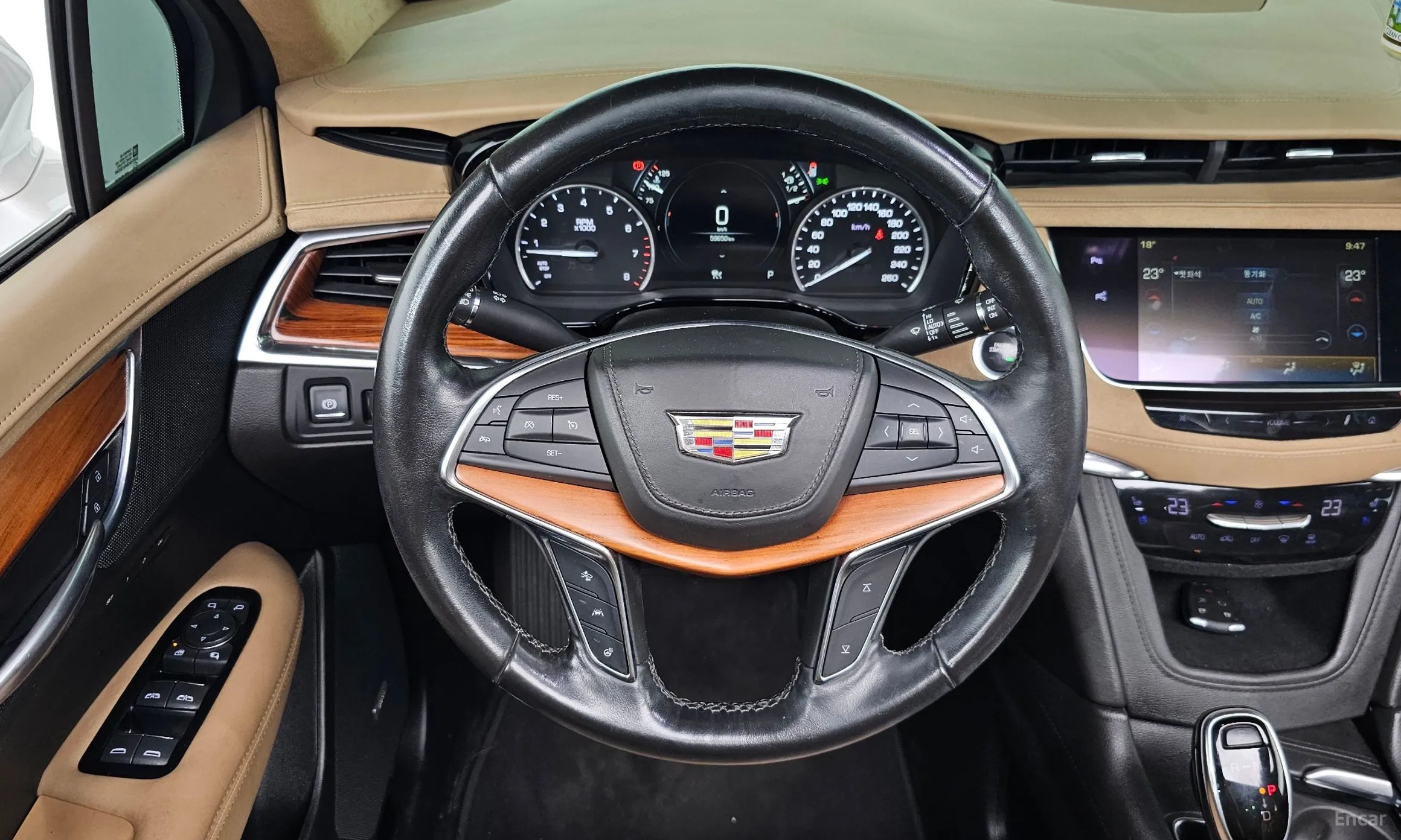 Cadillac XT5 превью 13