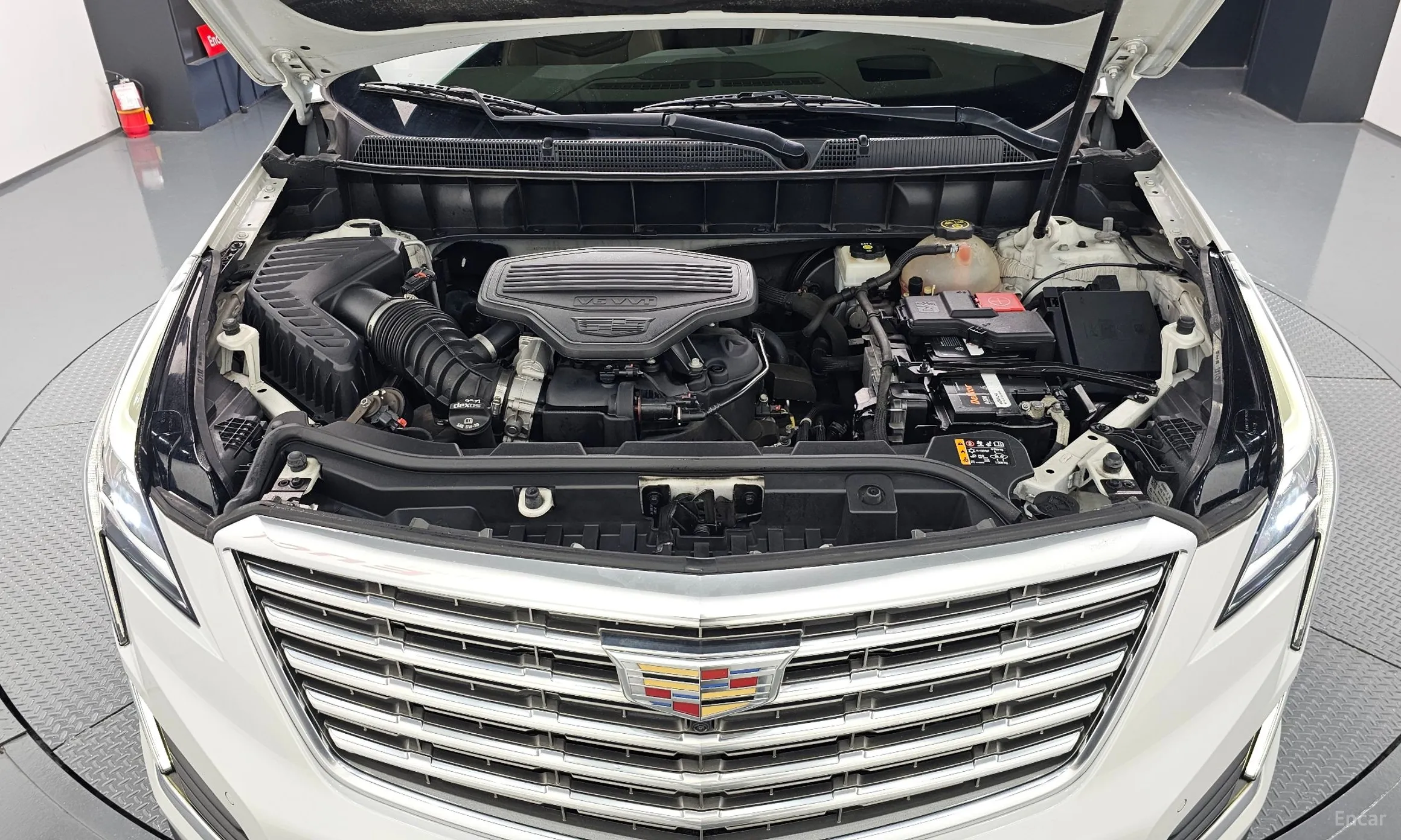 Cadillac XT5 превью 6