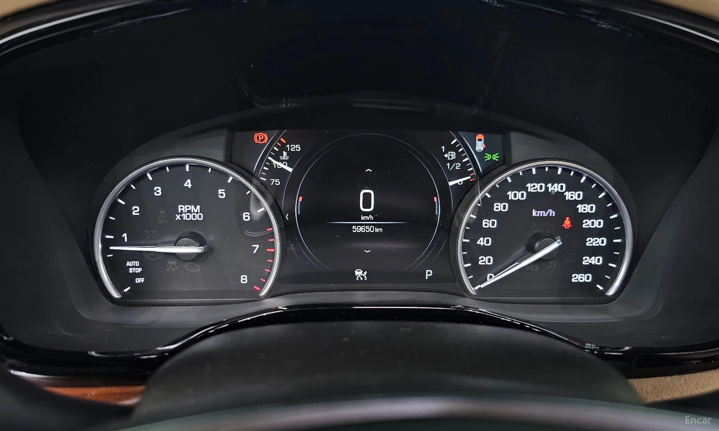 Cadillac XT5 превью 8