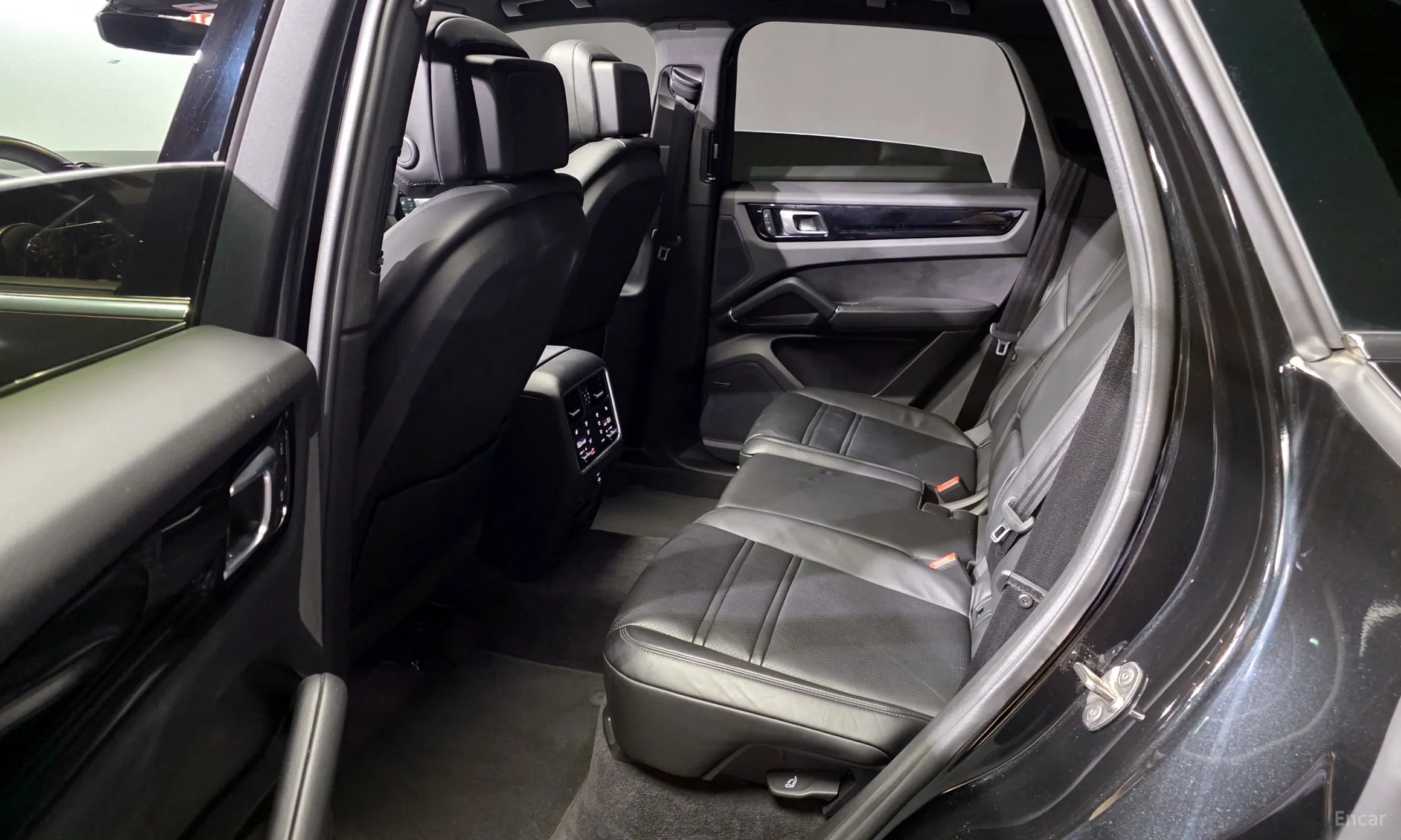 Porsche Cayenne (PO536) превью 11