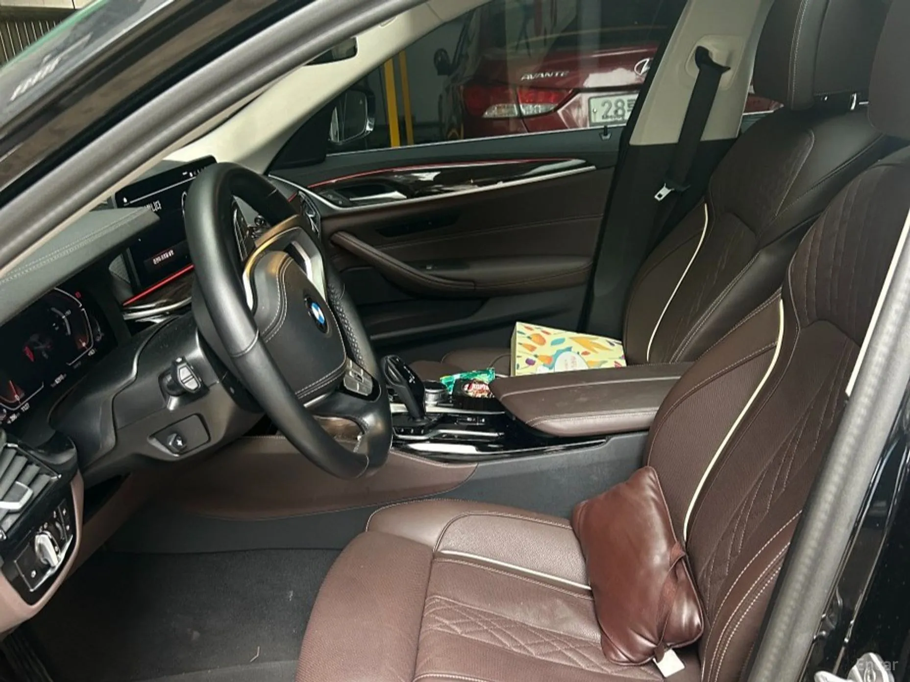BMW 5 Series (G30) превью 10