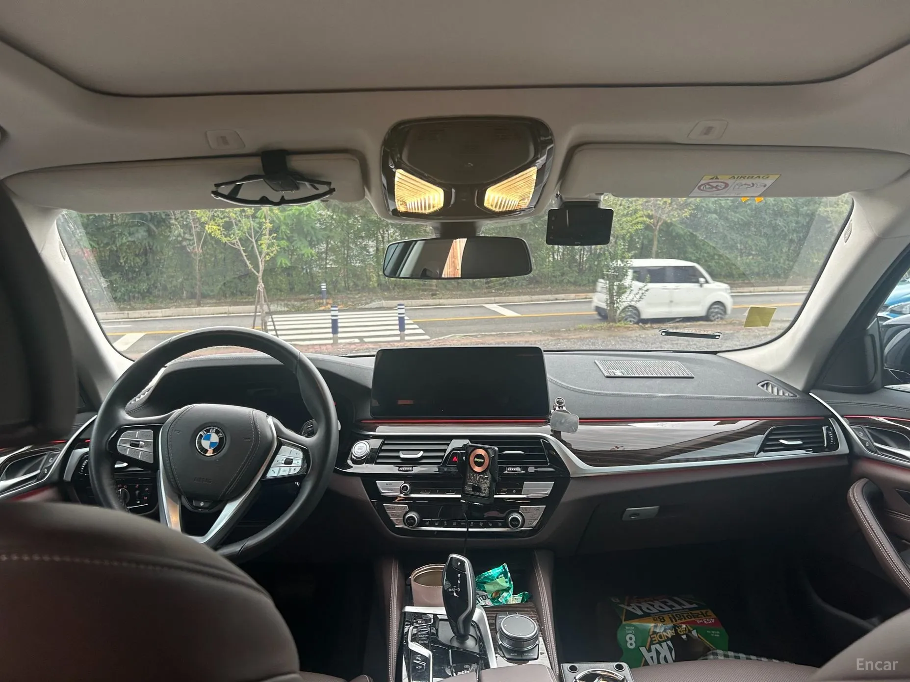 BMW 5 Series (G30) превью 11