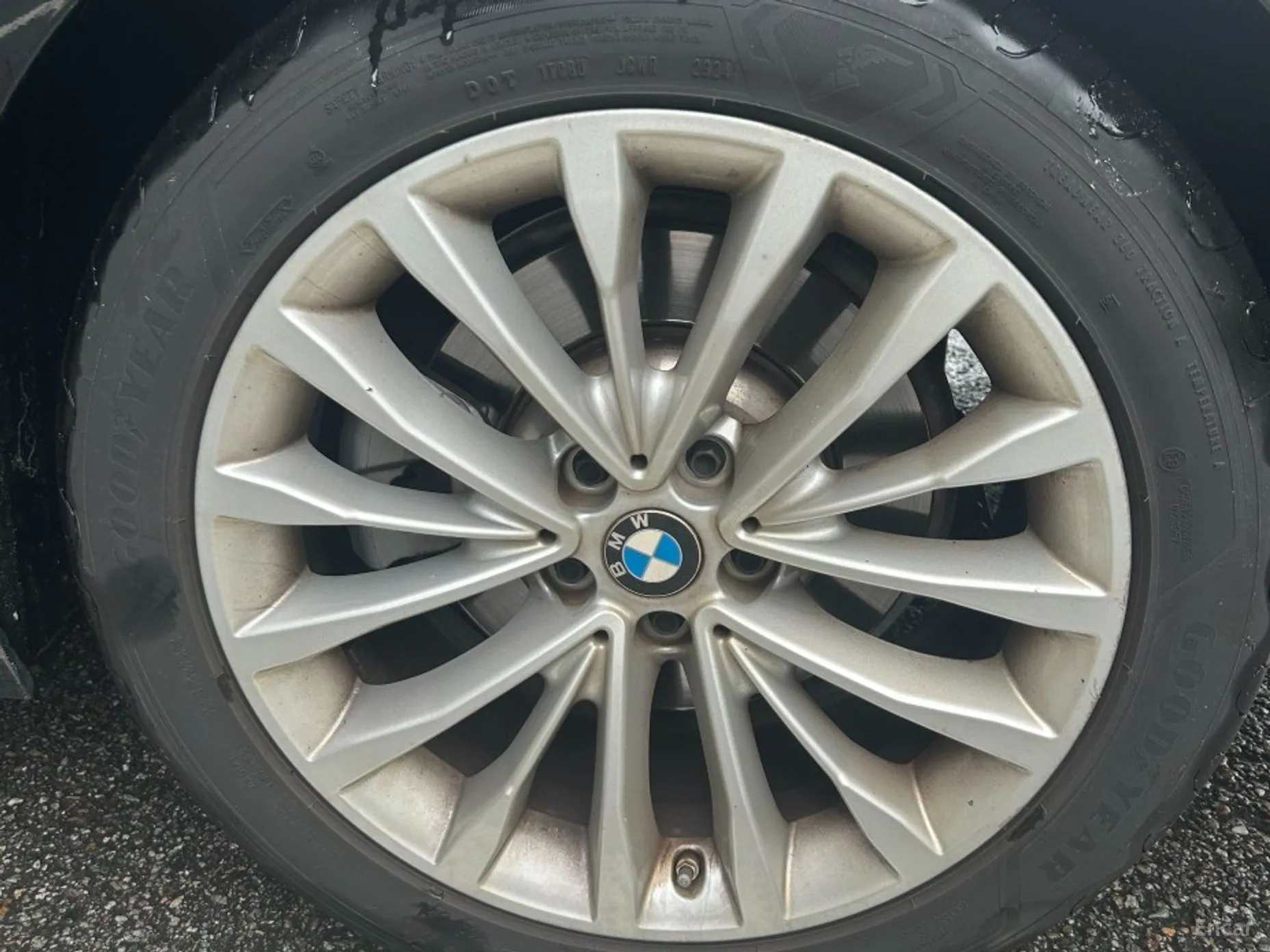 BMW 5 Series (G30) превью 16