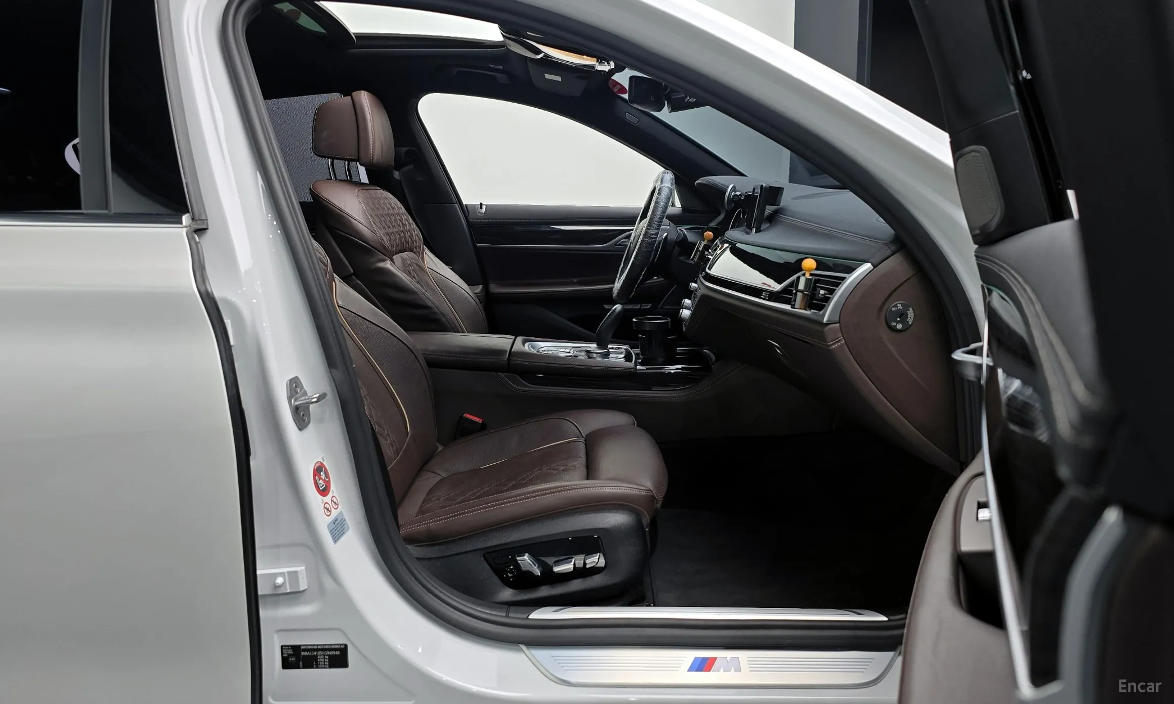 BMW 7 Series (G11) превью 10