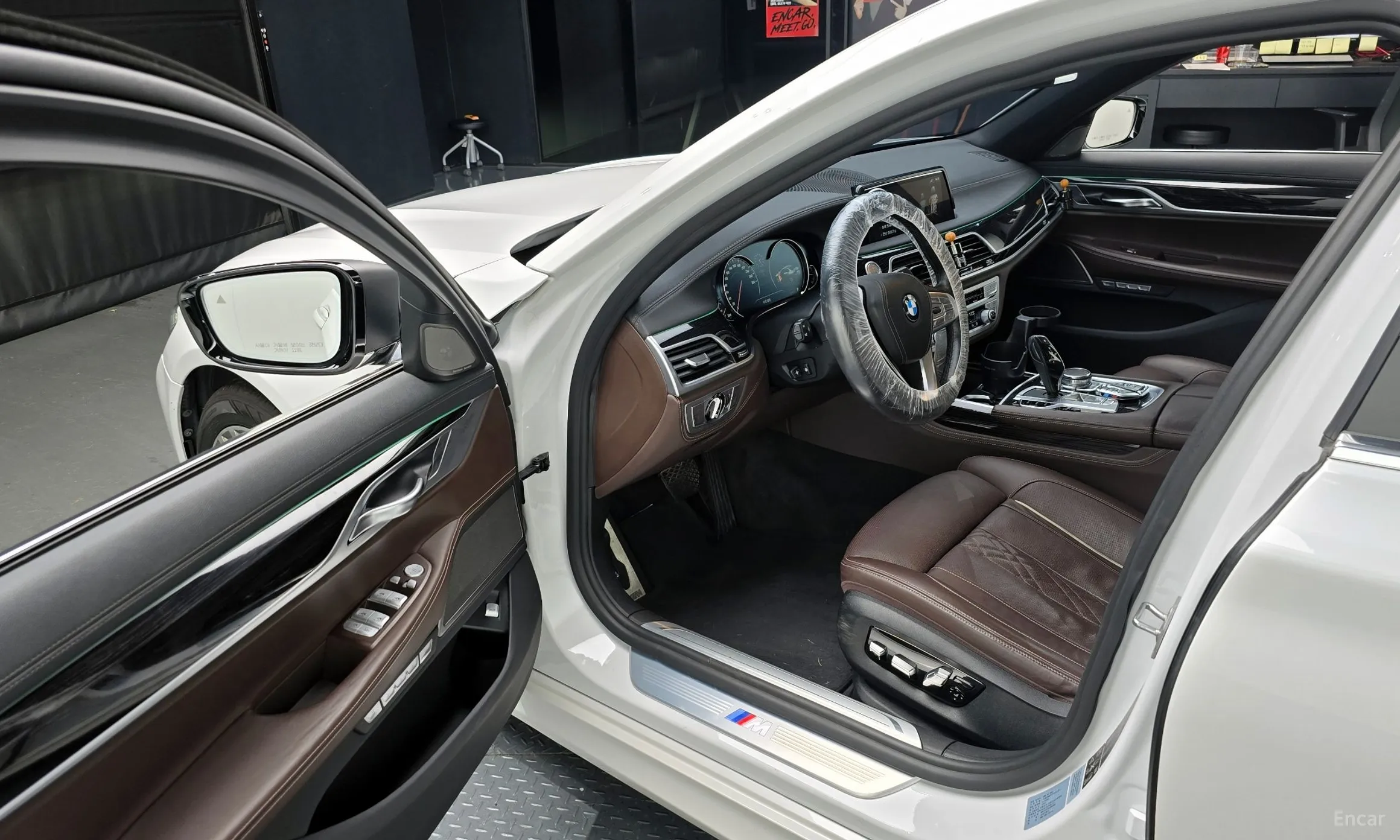 BMW 7 Series (G11) превью 11