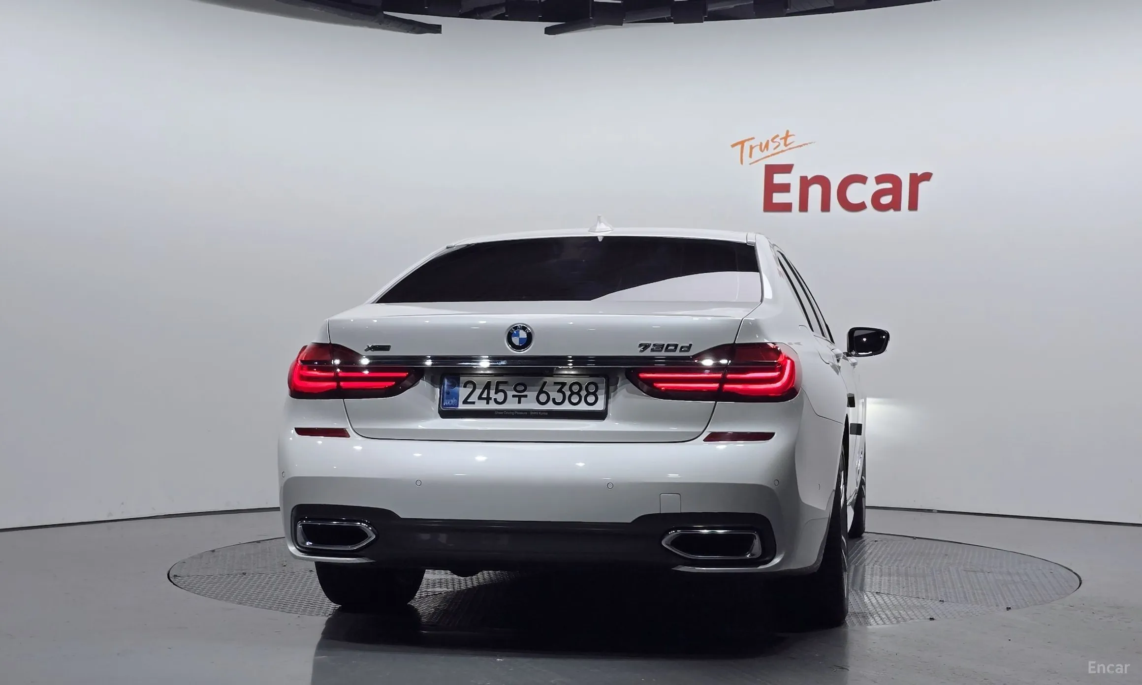 BMW 7 Series (G11) превью 4