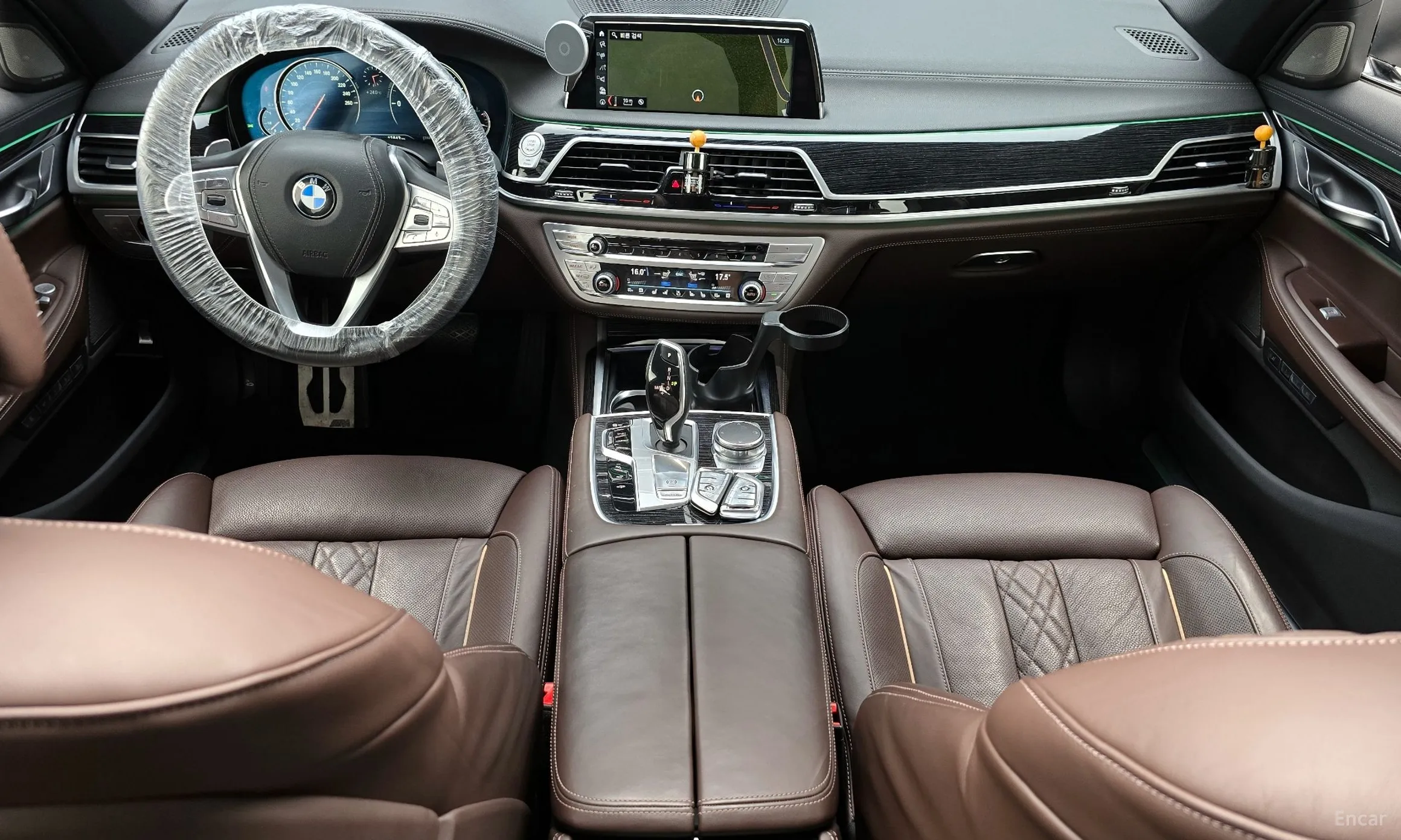 BMW 7 Series (G11) превью 7