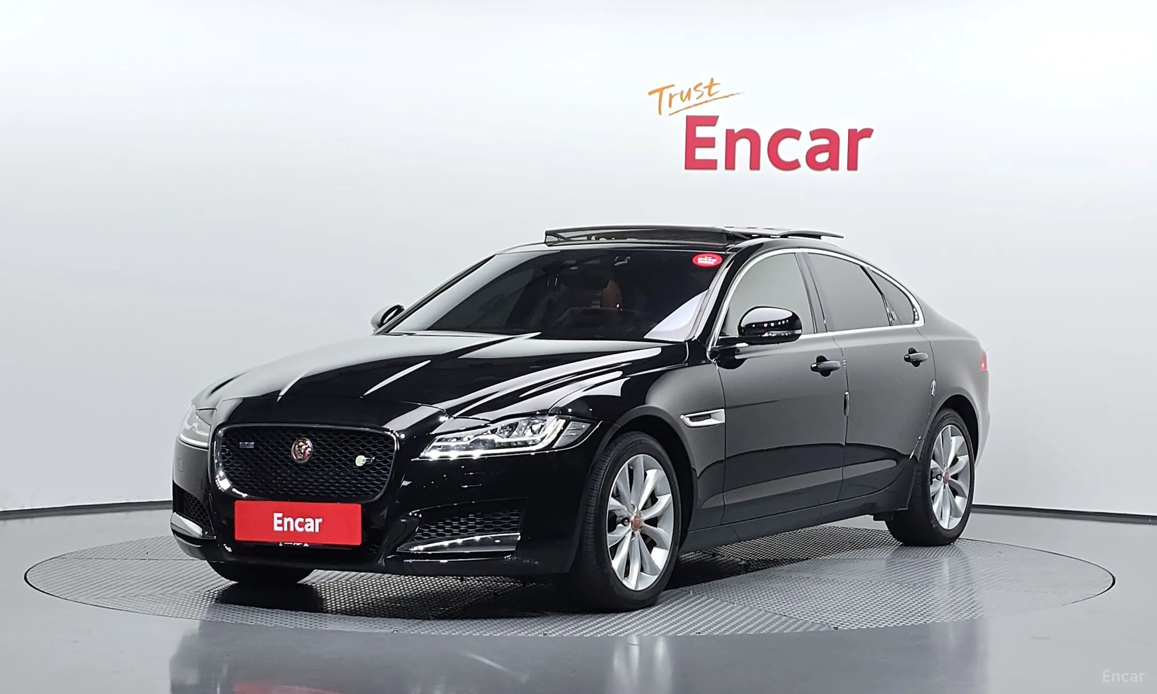 Jaguar XF (x260)