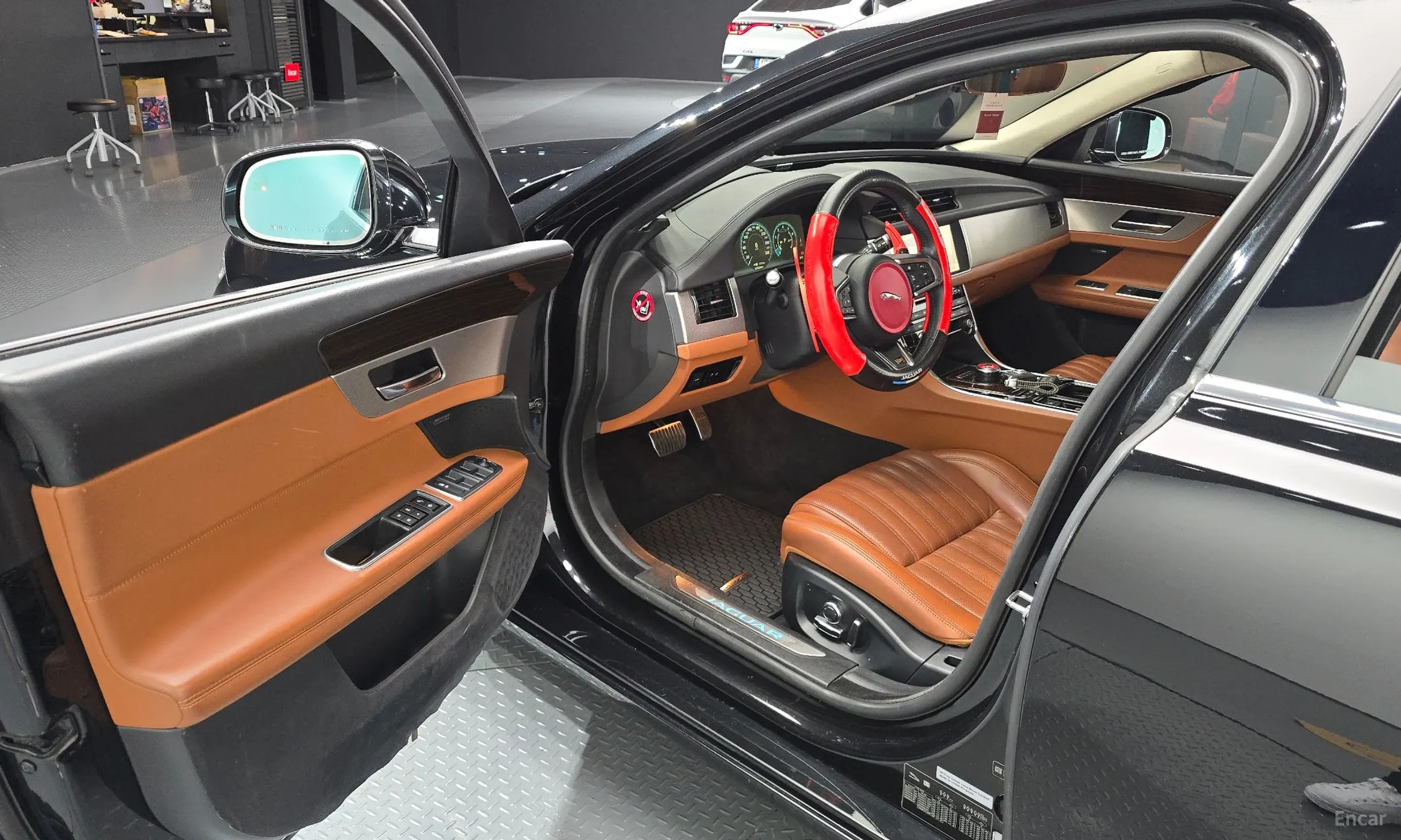 Jaguar XF (x260) превью 11