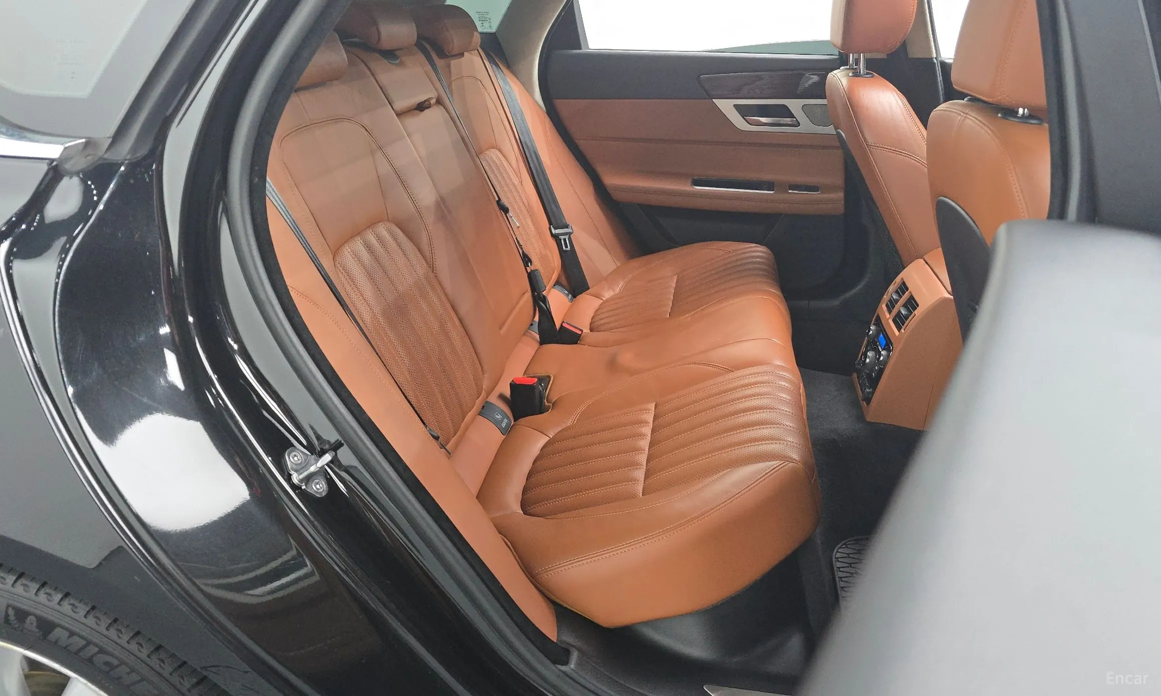Jaguar XF (x260) превью 12