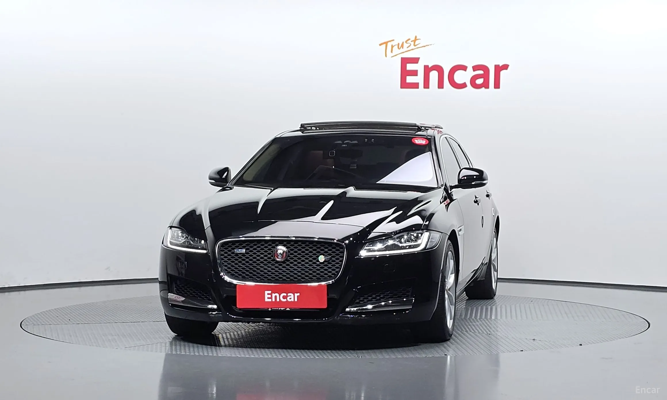 Jaguar XF (x260) превью 3