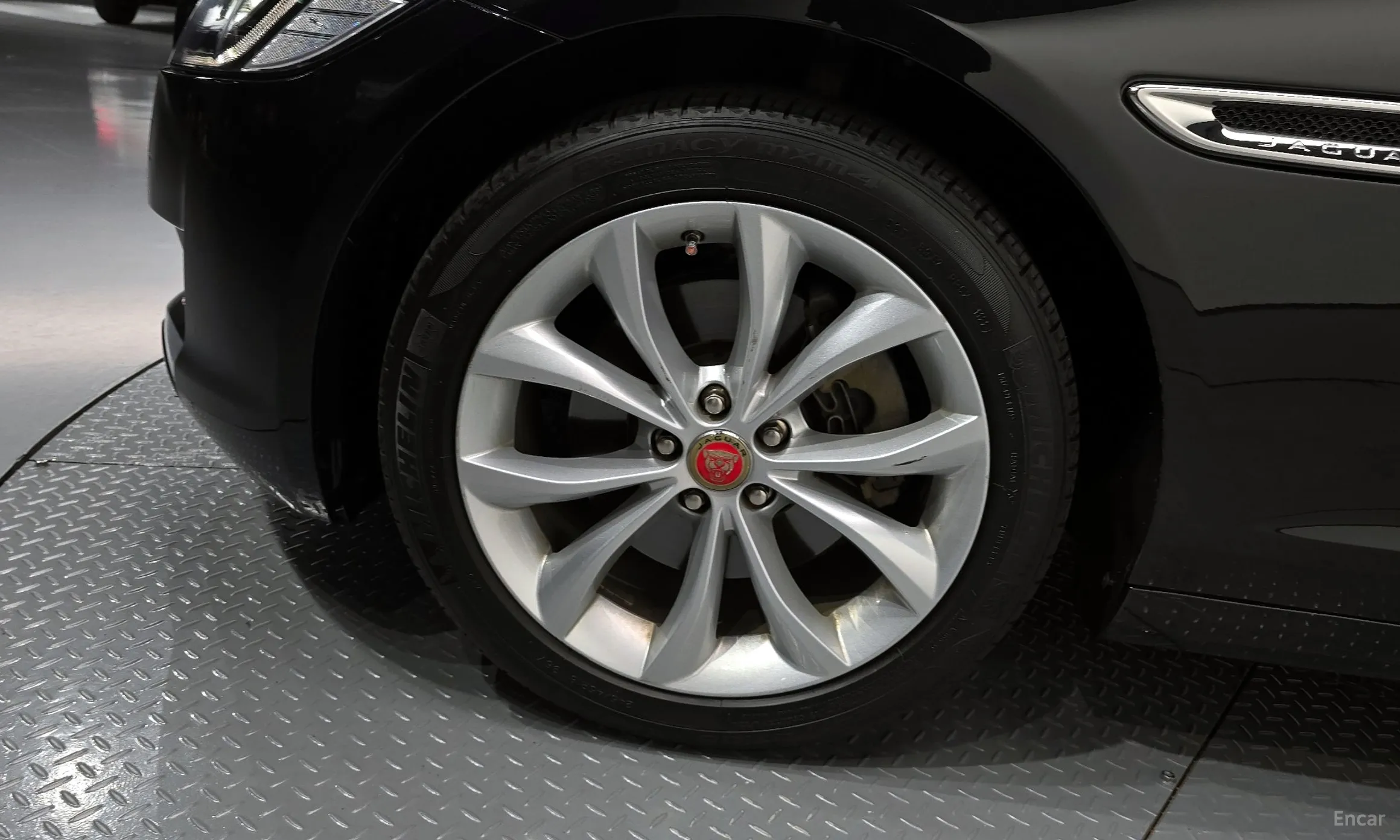Jaguar XF (x260) превью 5
