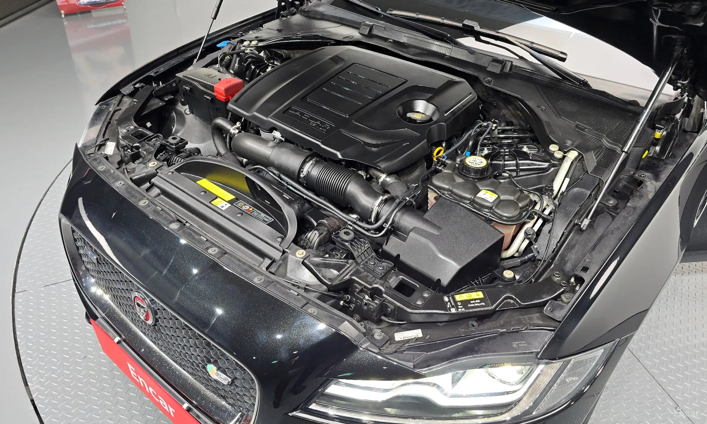Jaguar XF (x260) превью 6