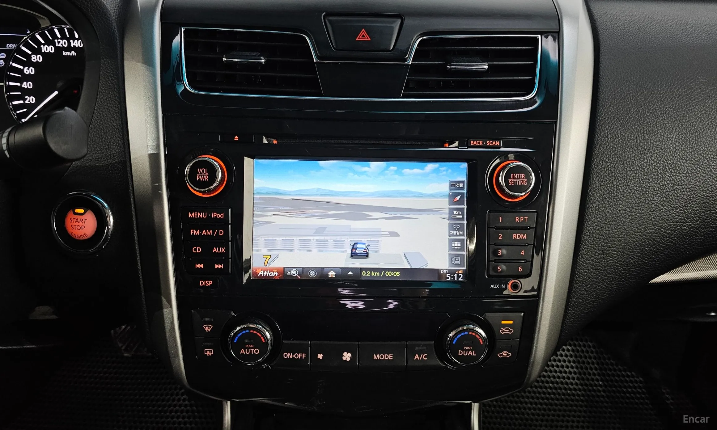 Nissan Altima превью 14