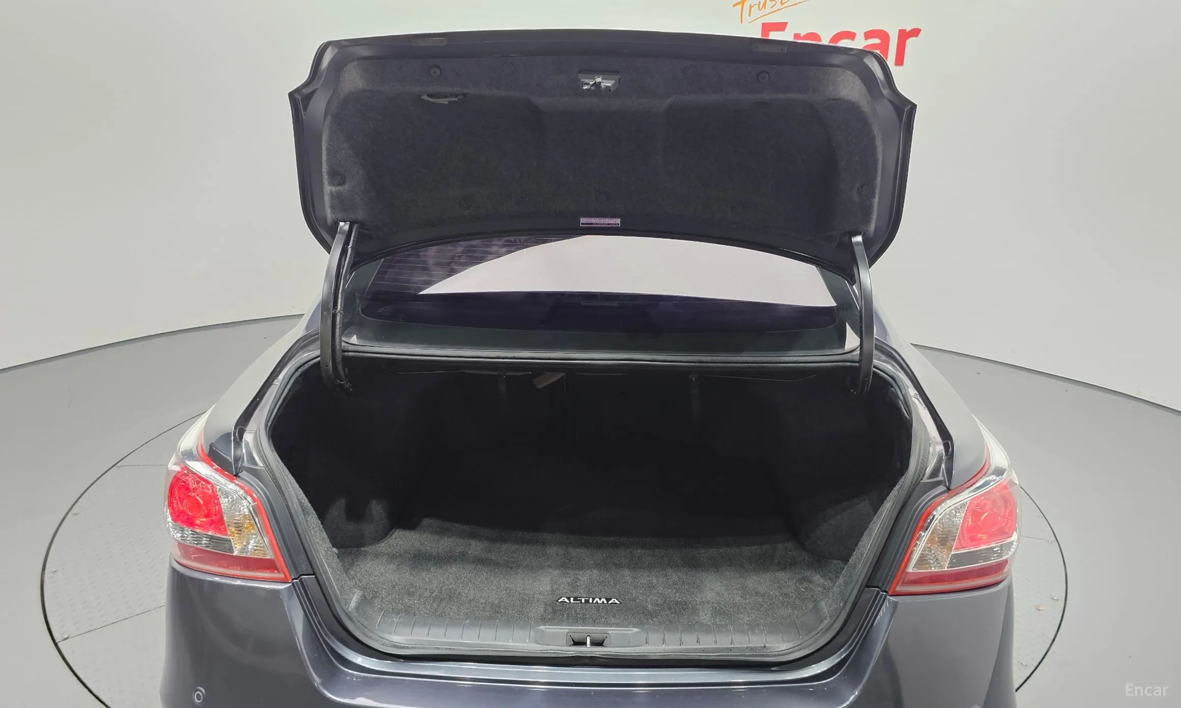 Nissan Altima превью 20