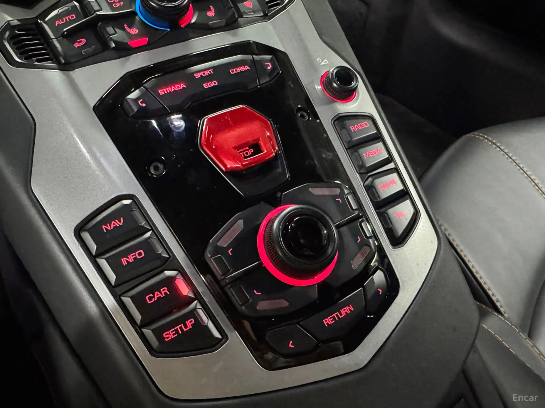 Lamborghini Aventador превью 12